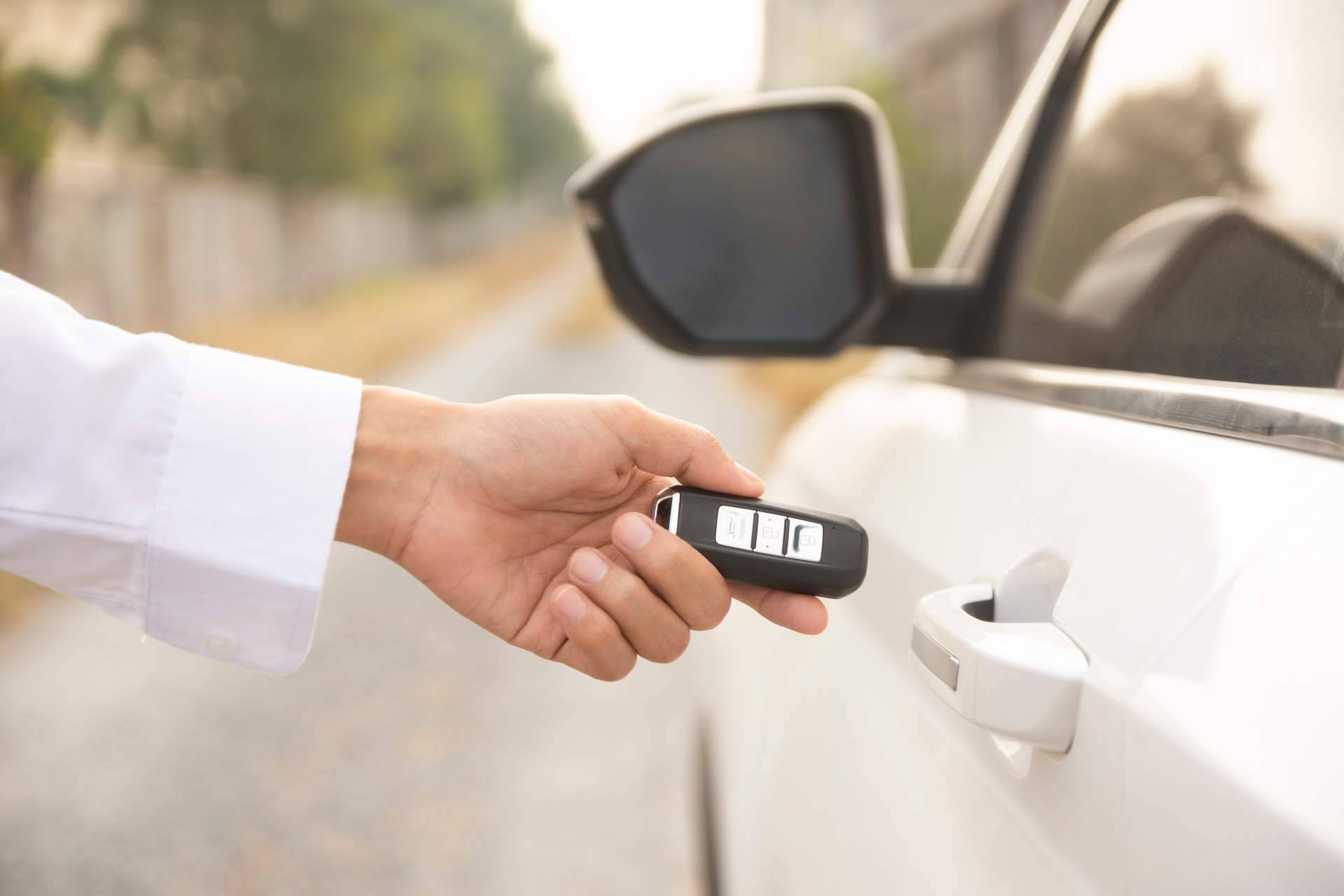 Denikey ofrece la apertura de coche sin roturas mediante la reparación de mandos
