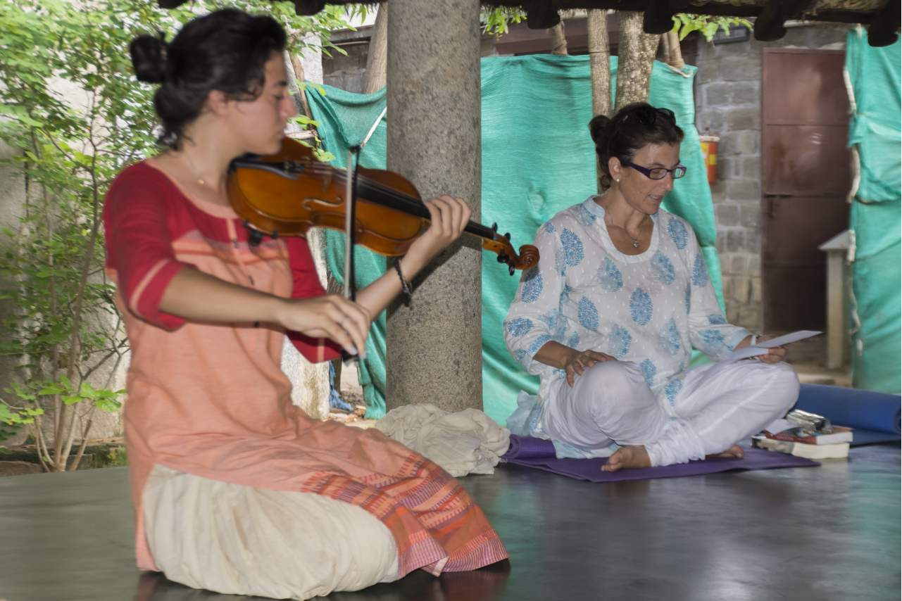 Gloria Alcaide ofrece la posibilidad de recibir clases de yoga online