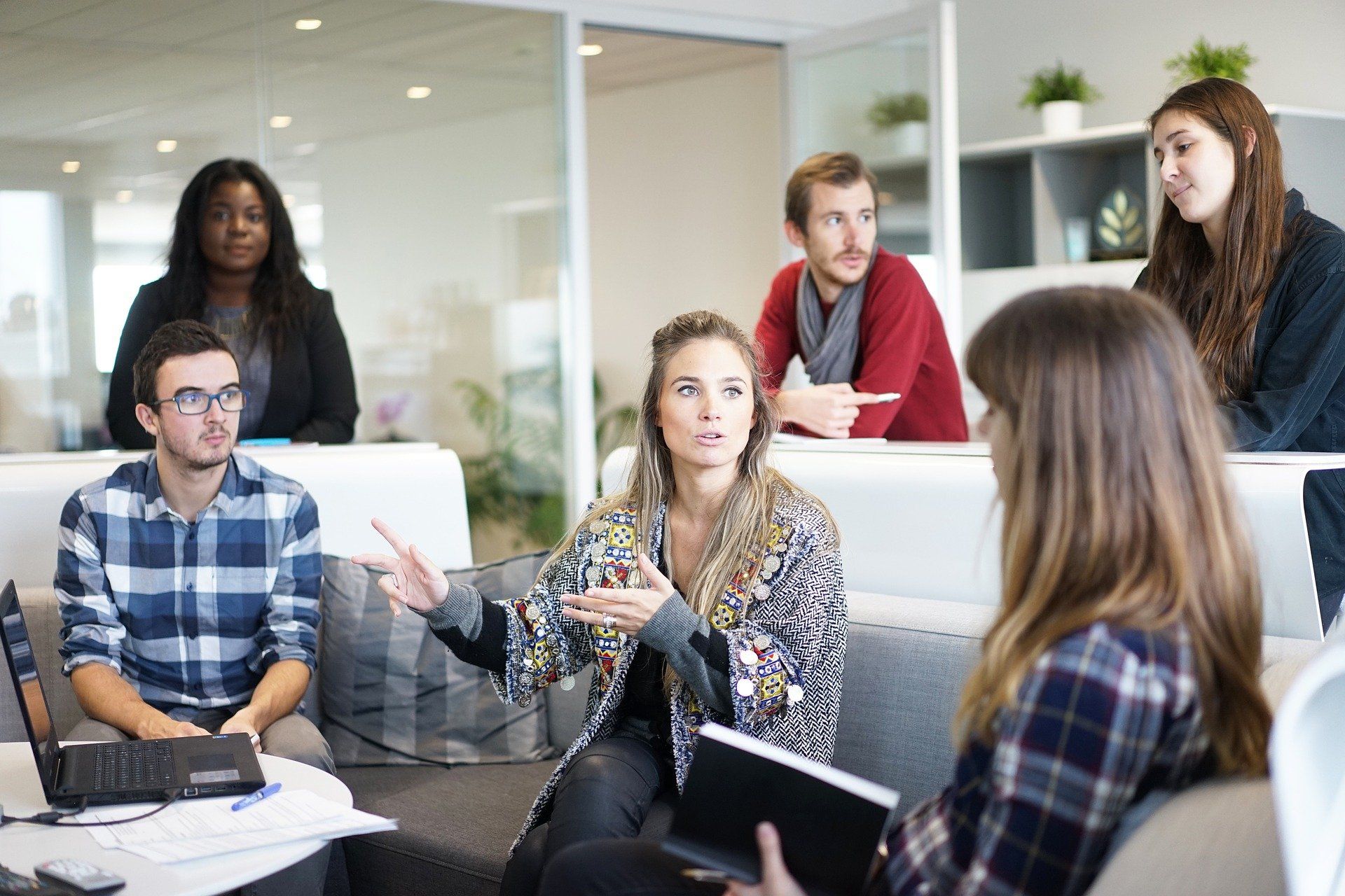¿Qué es SAP y para qué sirve?¿Qué perfiles trabajan con SAP?¿Qué empresas usan SAP?