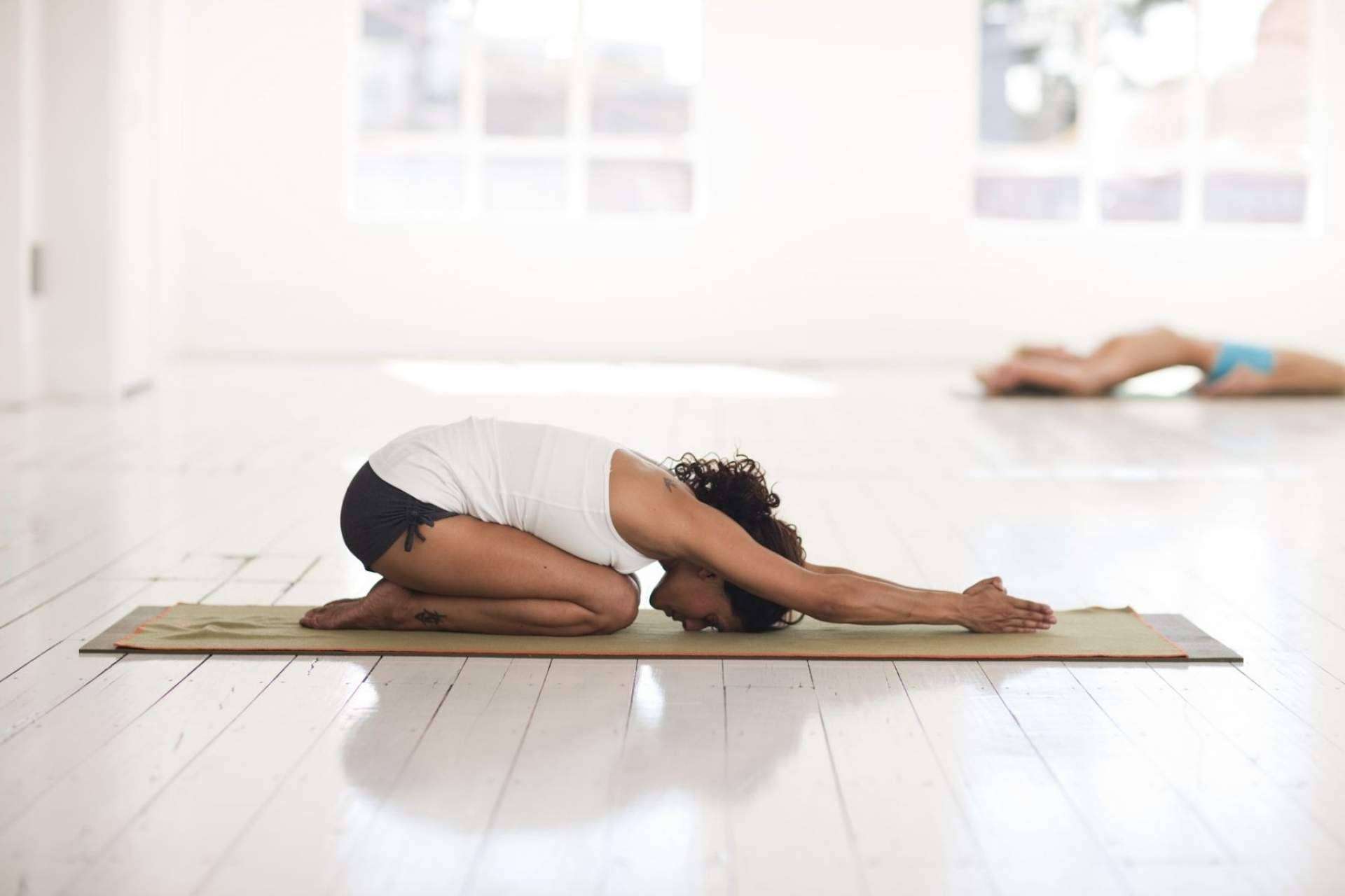 Las clases de yoga en Bilbao tienen cada vez más público masculino, según 196 Yoga Studio