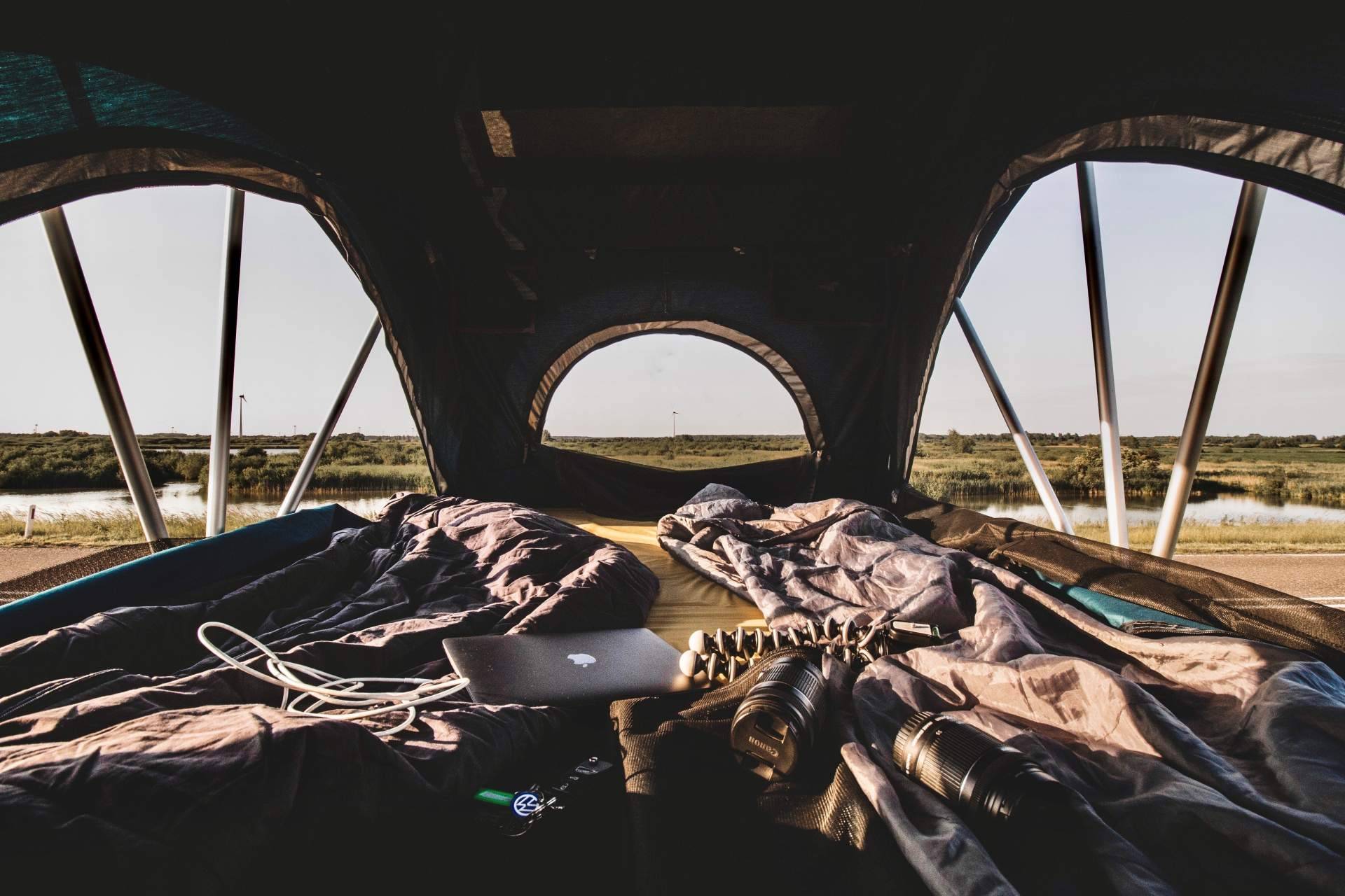 Las tiendas de techo coche distribuidas por Fox Camper, uno de los accesorios más buscados por campistas para la temporada de verano