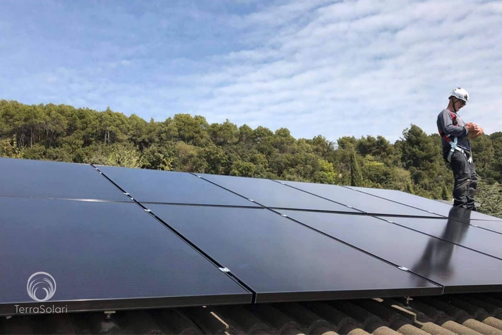 TerraSolari: ¿Cómo recibir una subvención económica para la instalación de placas solares en la vivienda?
