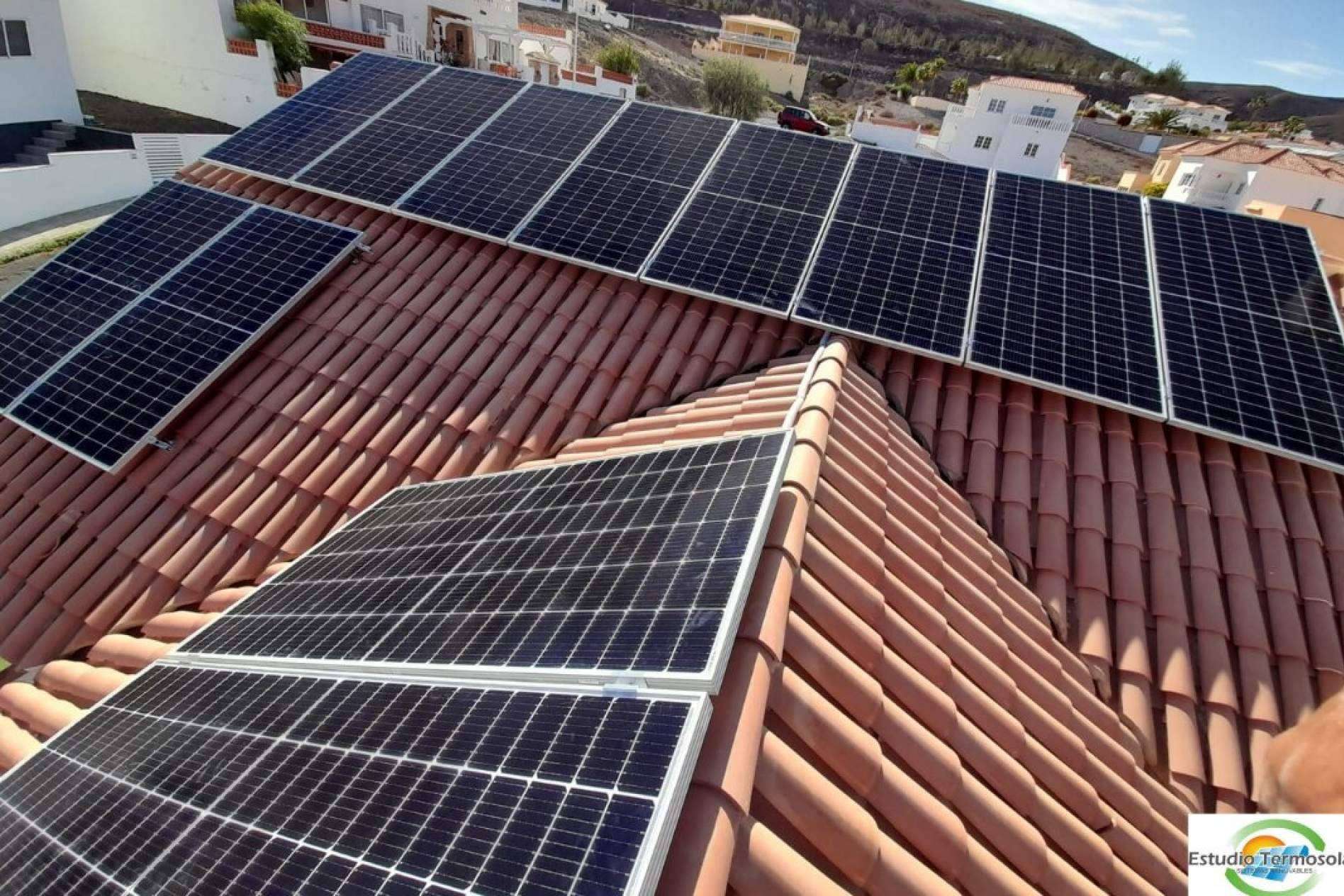 Canarias: reducir la huella de carbono con energía fotovoltaica, por Estudio Termosolar