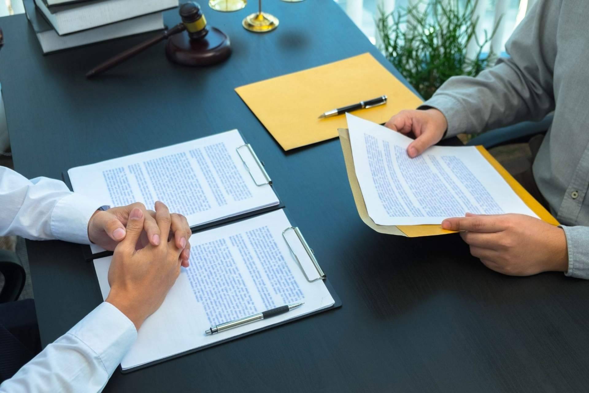 Defendo Abogados es un despacho experto en derecho mercantil que asesora en concursos de acreedores para empresas y Ley de segunda oportunidad para particulares