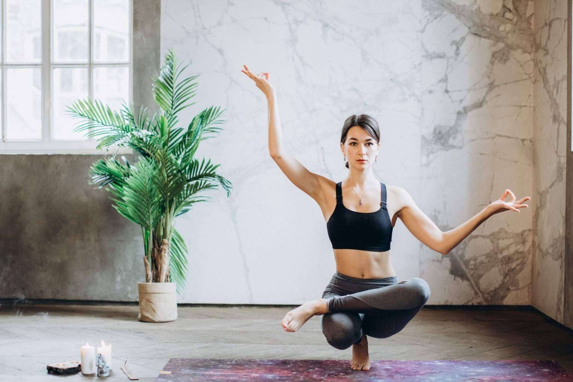 Yoga para principiantes en Bilbao en el estudio 196 Yoga Studio, con clases de 75 minutos y con flexibilidad horaria