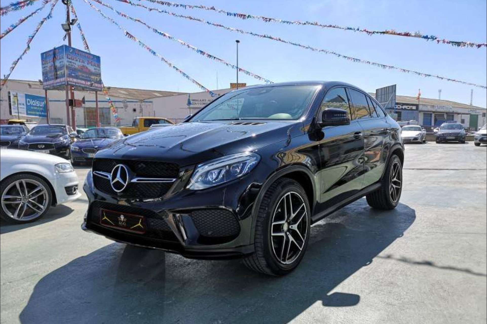 Alquilar Mercedes GLE Coupe o alquilar AUDI R8 Spyder en Rent Car Deluxe: la mejor opción para los amantes de la velocidad