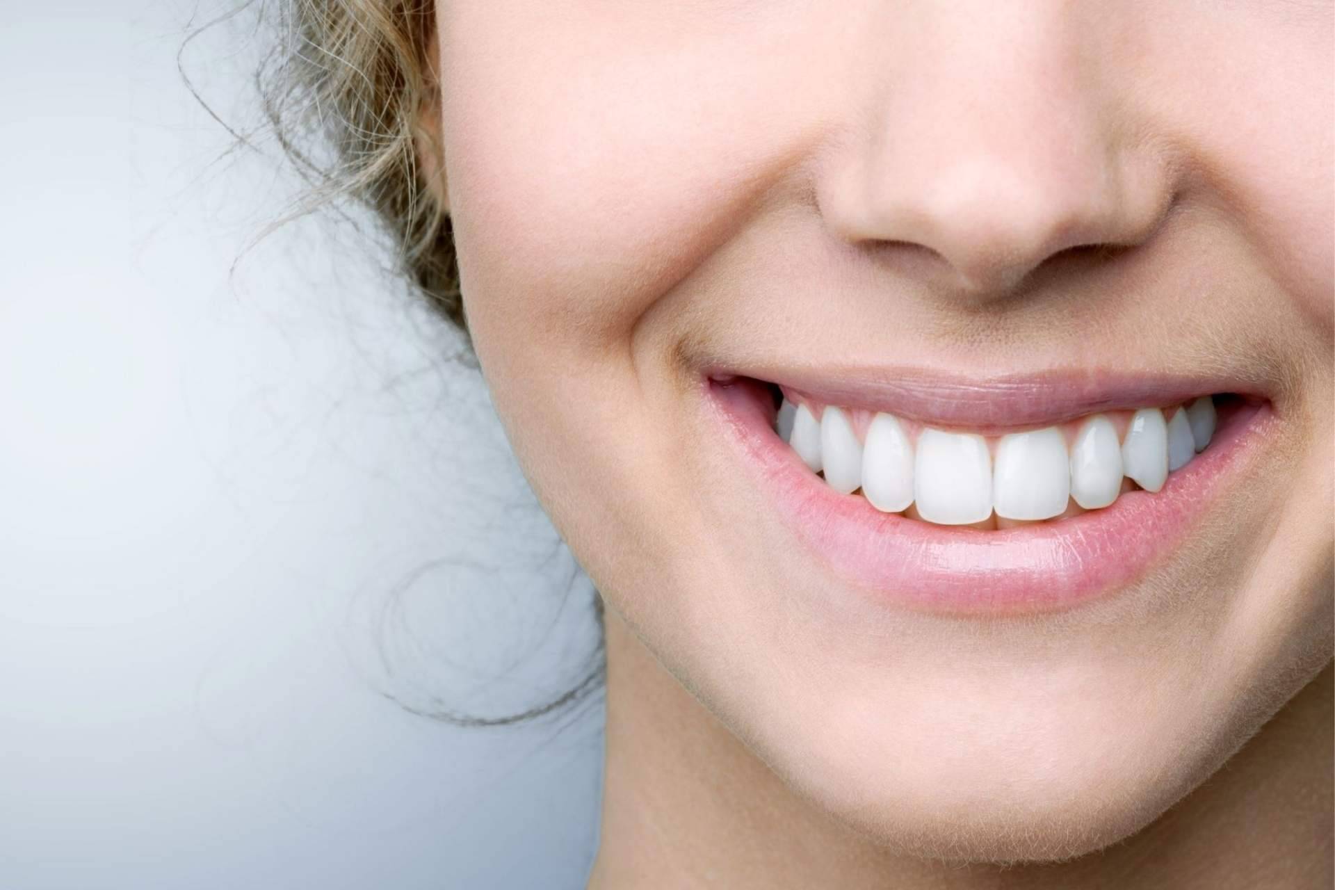 Clínica Viasalud: la estética dental y su efecto rejuvenecedor