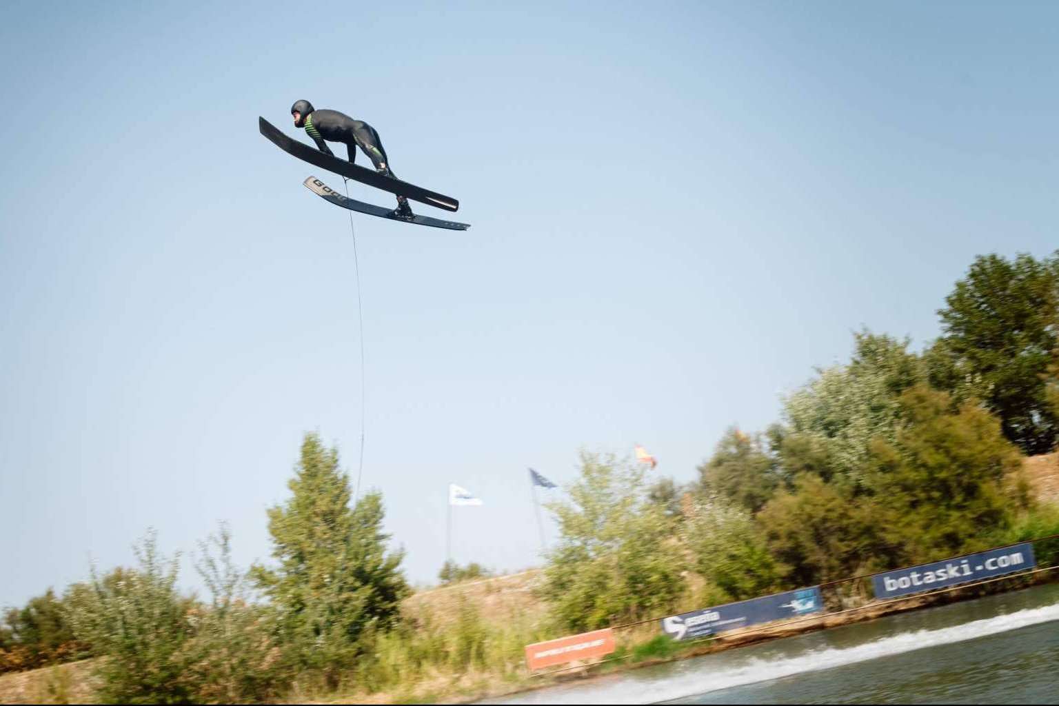 BOTASKI Seseña Waterski Complex organiza un año más en sus instalaciones el Campeonato de Europa de Esquí Náutico IWWF
