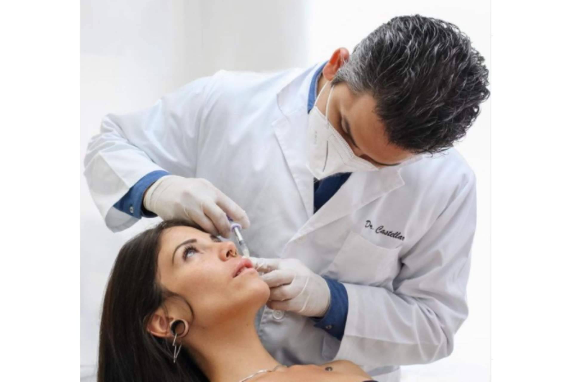 Marcación mandibular con ácido hialurónico por el Dr. Johnny Castellar