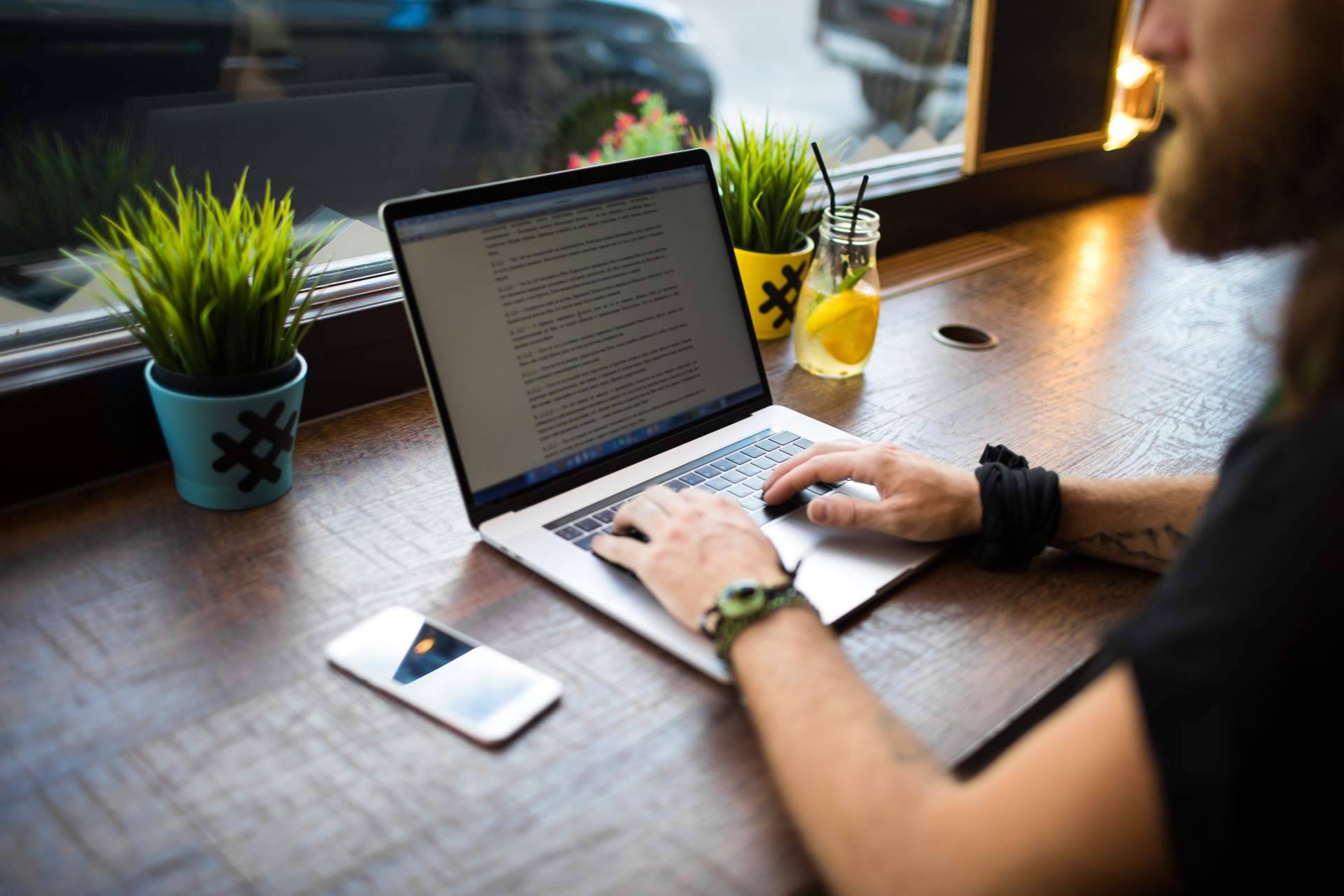 Diferenciarse de las empresas de la competencia es posible con el copywriting, una herramienta de marketing digital: Juan Benítez
