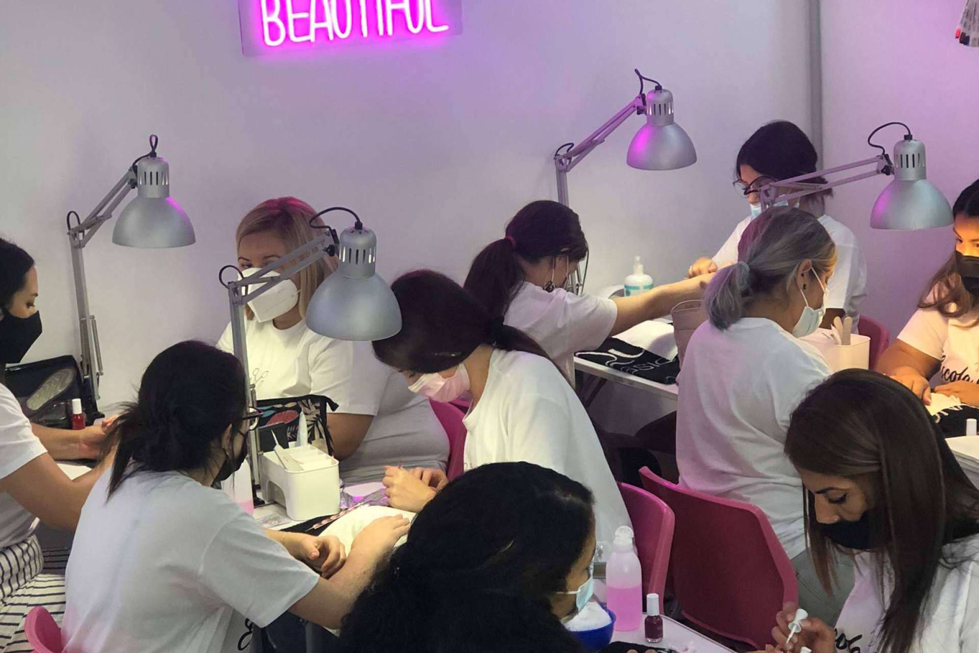 Academia Colors: un modelo de franquicia que comporta muchas ventajas al sector de la peluquería y la estética