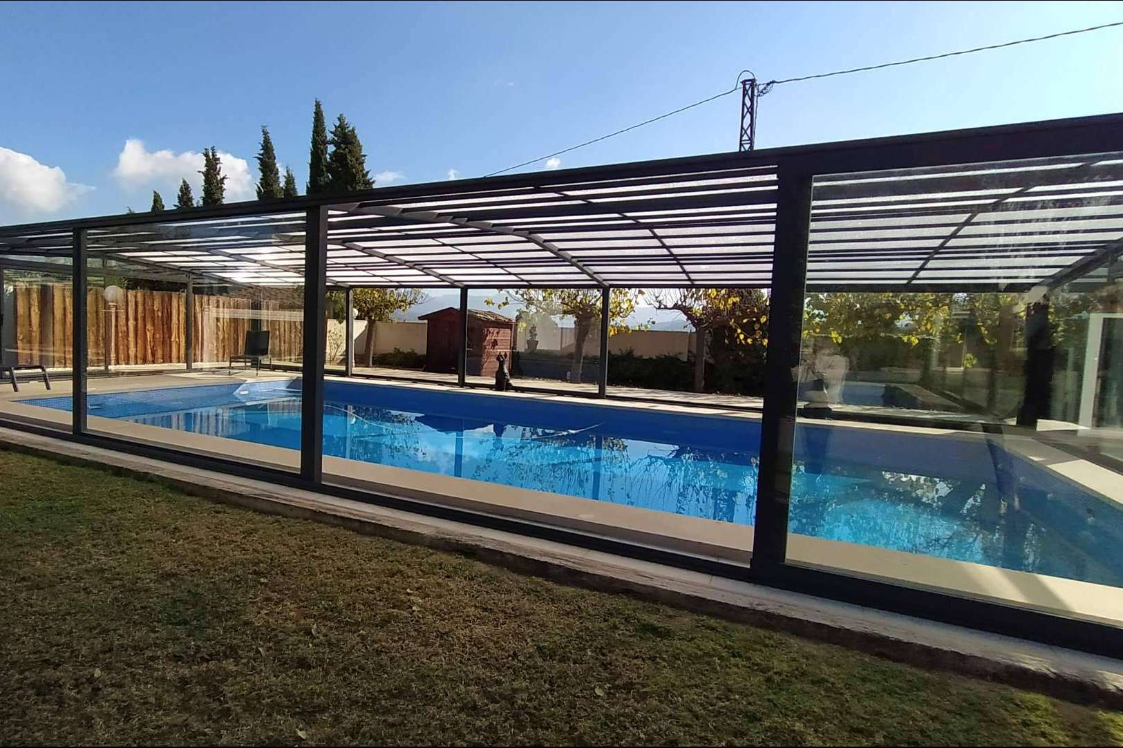 Las ventajas de tener una cobertura de vidrio en la piscina, por COVERTTO