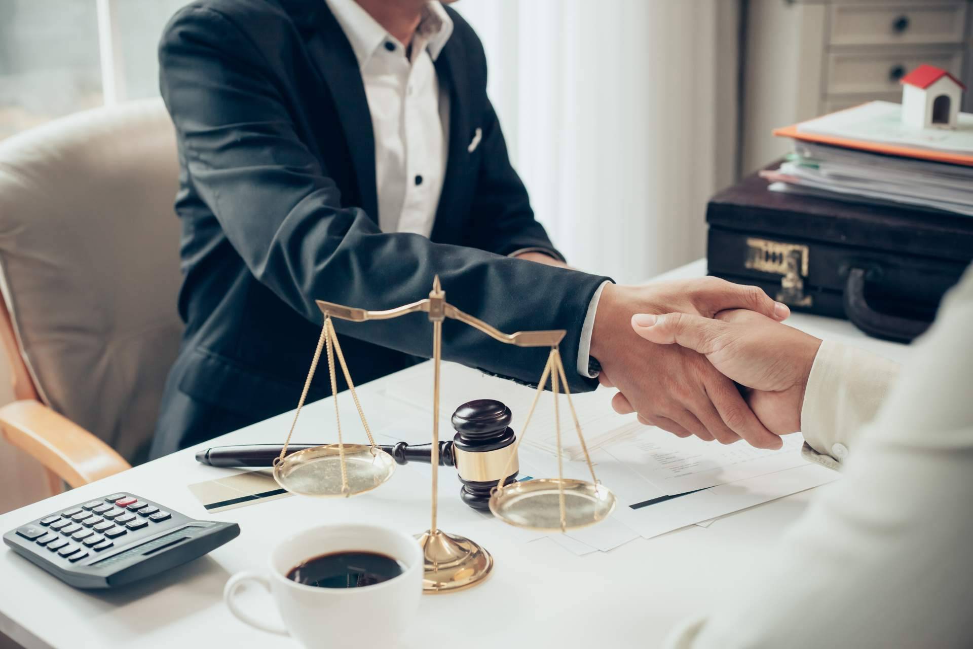 Llevar a cabo un concurso de acreedores con la asesoría del equipo de abogados y economistas de RR31416