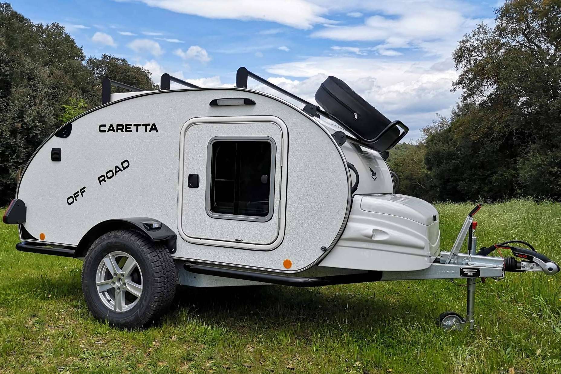Las caravanas pequeñas con baño de Minicaravanas.com que cuentan con equipamiento para dos personas
