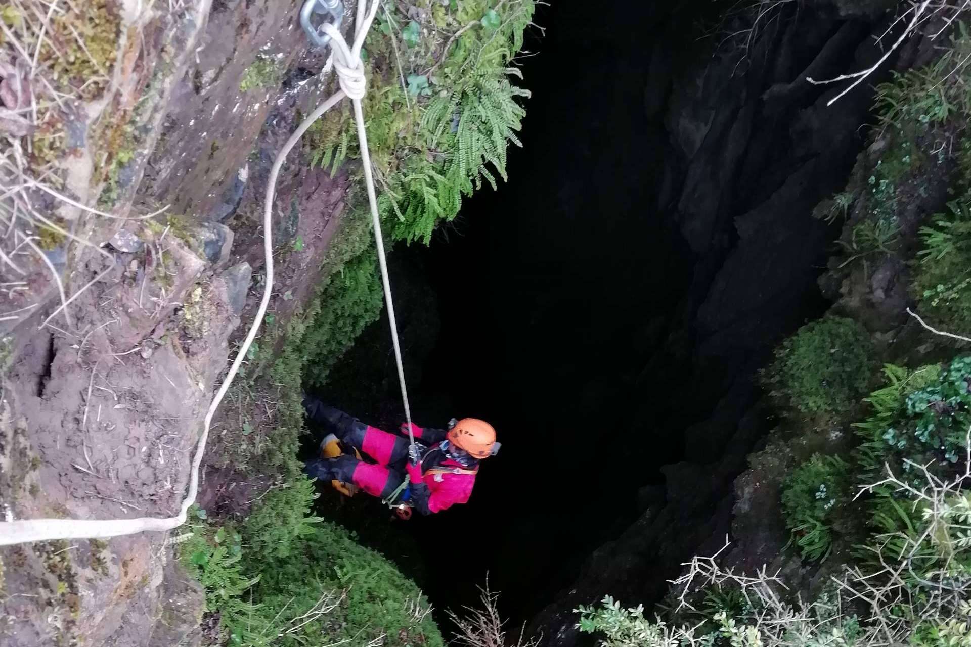 El curso de formación de iniciación a la espeleología de Vertical Challenge se programa para el mes de noviembre