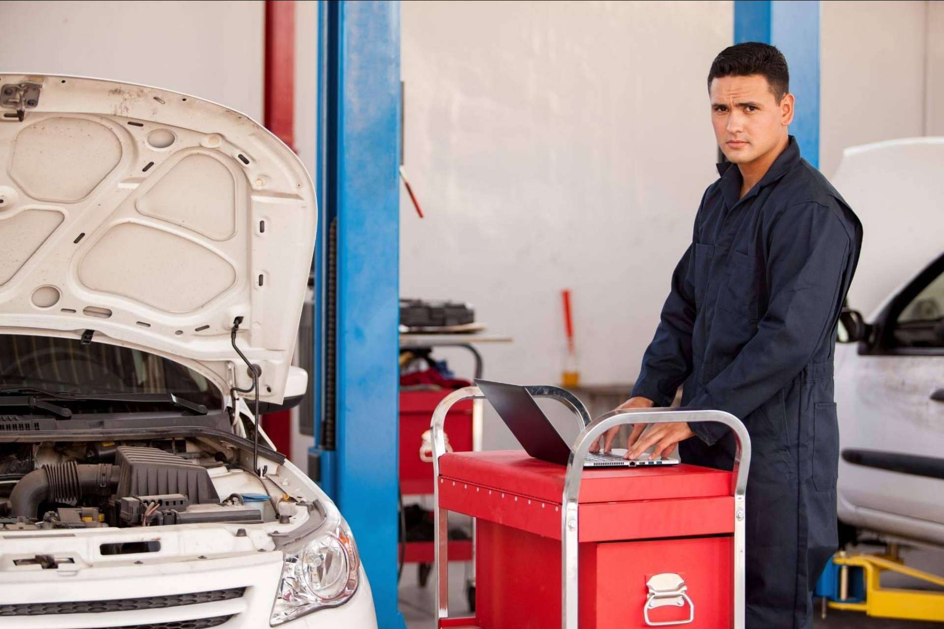 Una de las mejores máquinas de diagnóstico profesional para coches, camiones y autobuses de la mano de Arreglatelo