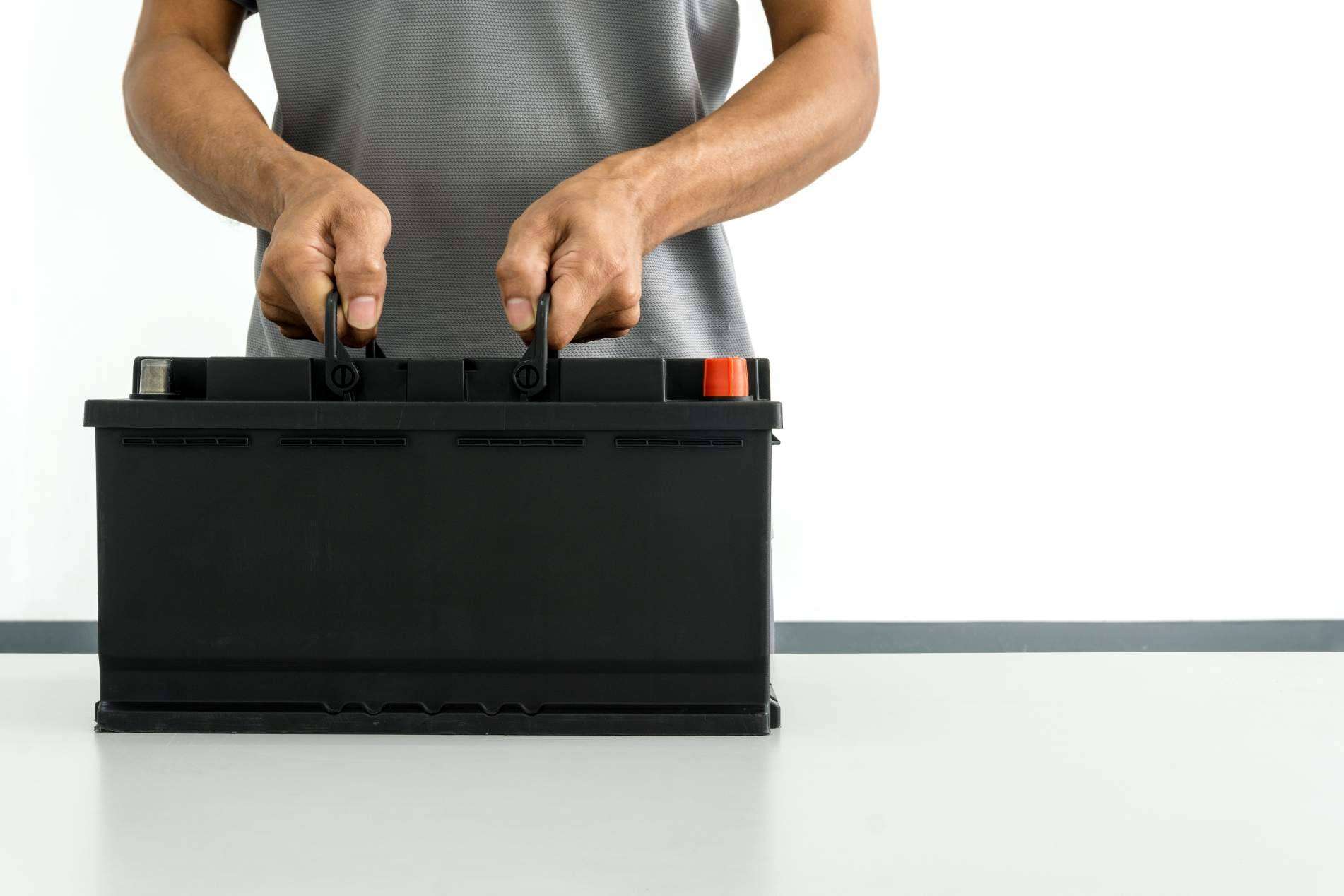 ¿Cuáles son las ventajas de comprar de forma online baterías de coche?