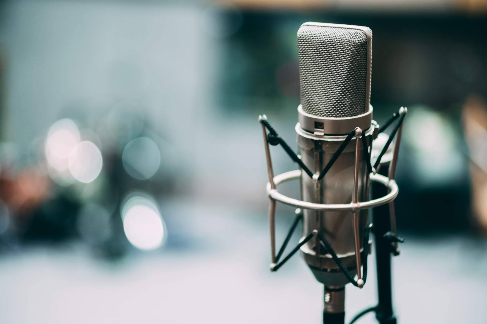 ¿Cómo se ha adaptado el mundo de la locución a la época post-COVID? Por VOCES EN LA RED