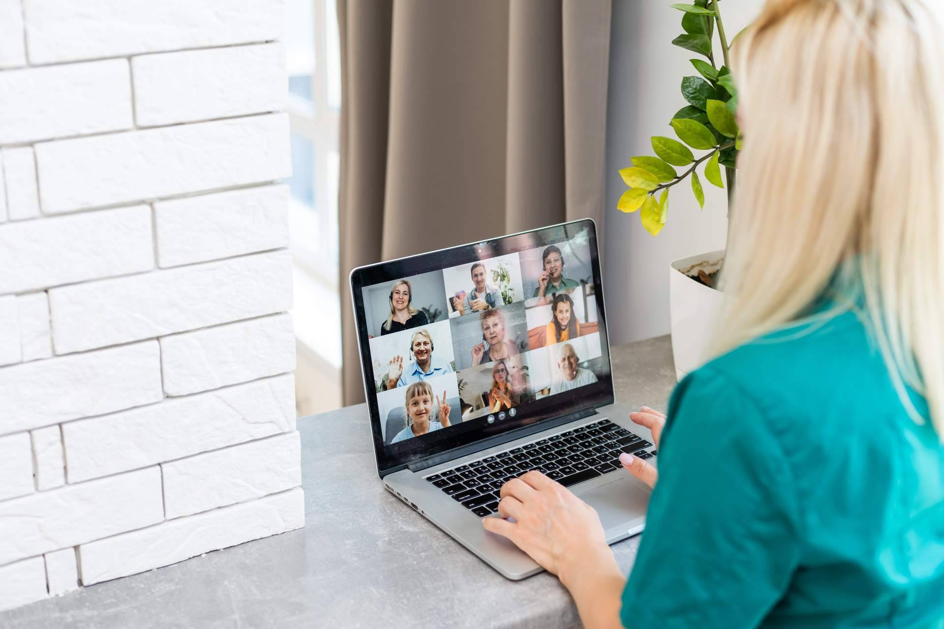 ¿Es mejor una junta de vecinos online o presencial?, por Communitas