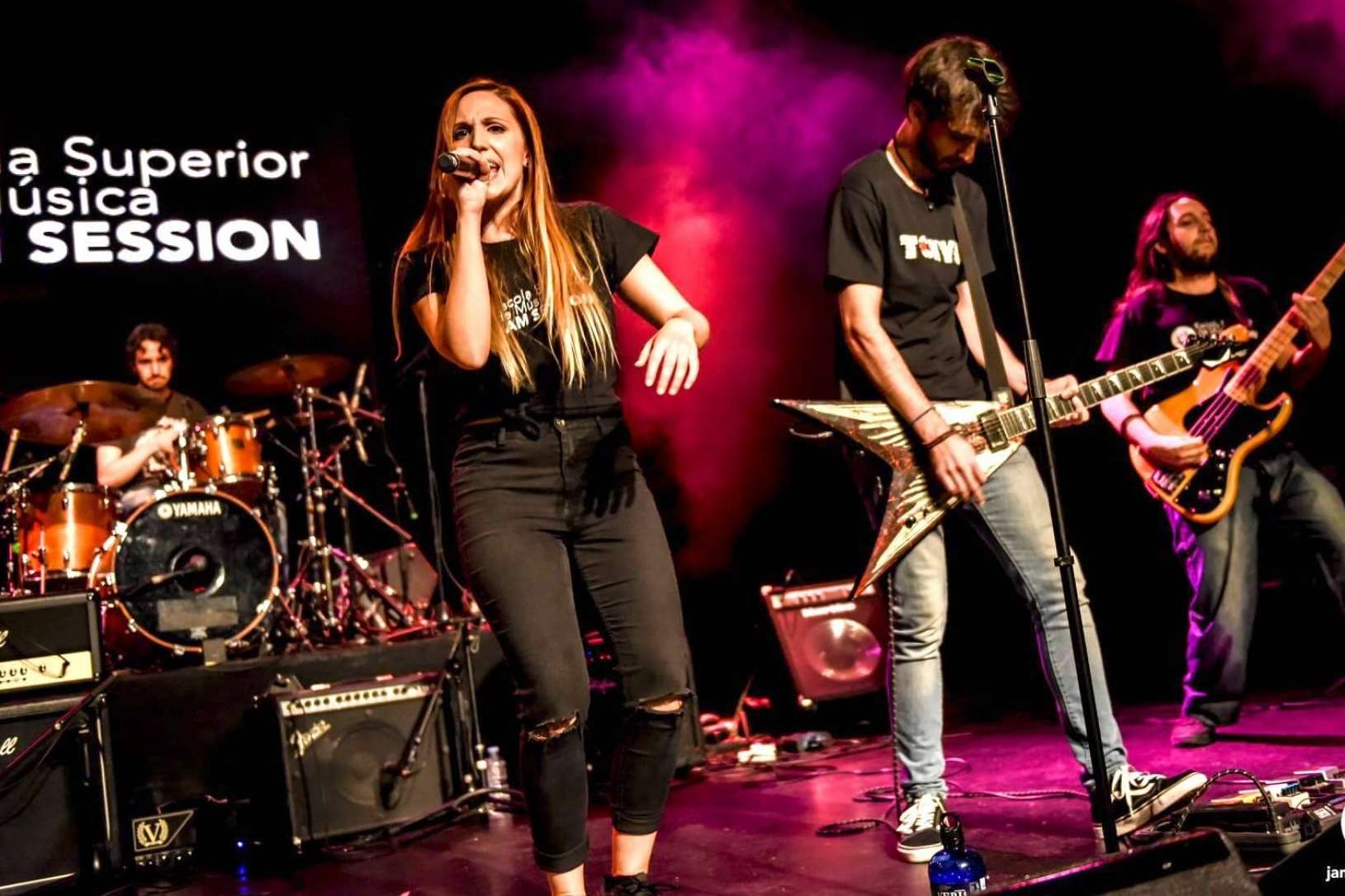 El Grado Universitario de Interpretación en el ámbito del rock, músicas urbanas y tendencias ofrecido por la Escuela Superior de Música Jam Session