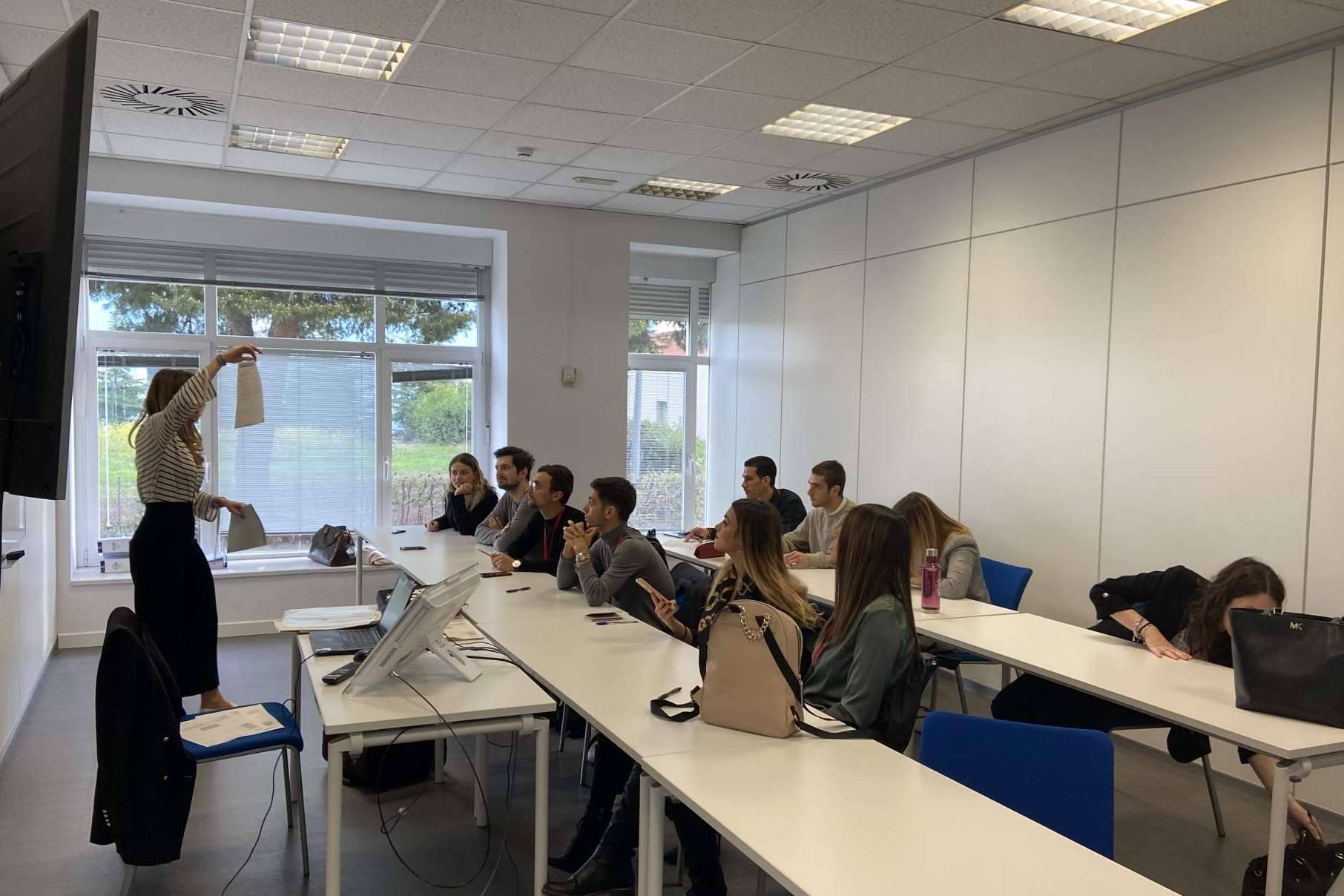 Una oportunidad de negocio en expansión de la mano de Bravo19, la escuela de auxiliares de vuelo