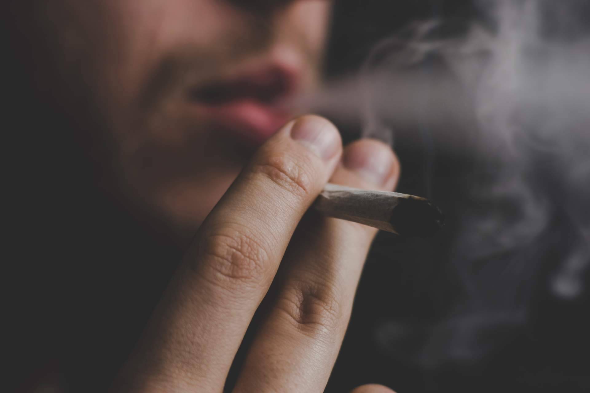 Dejar la marihuana gracias a la terapia que realiza Luis Miguel Real