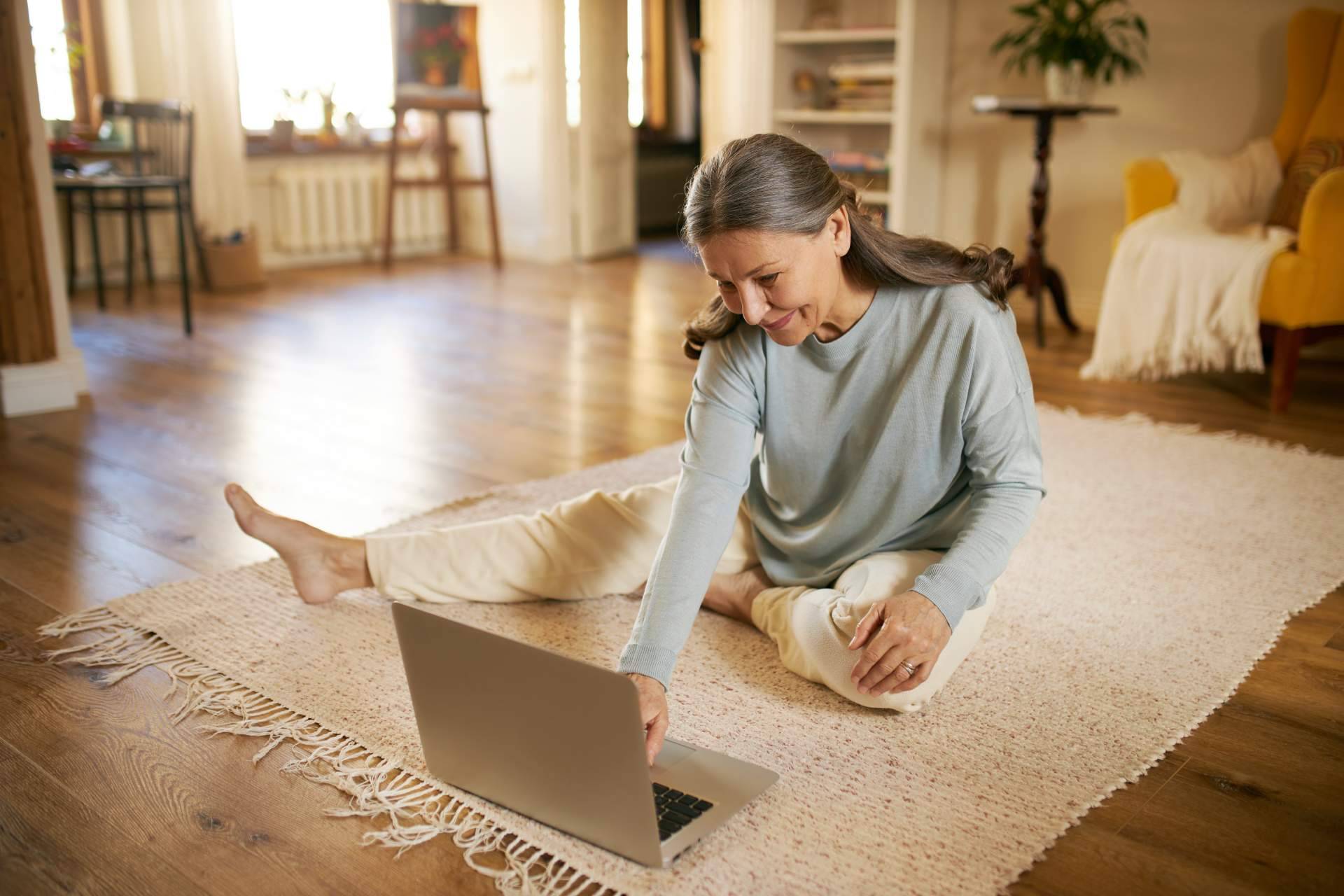 Kavaalya, un curso online interactivo de profesor de yoga en español con maestros hindúes