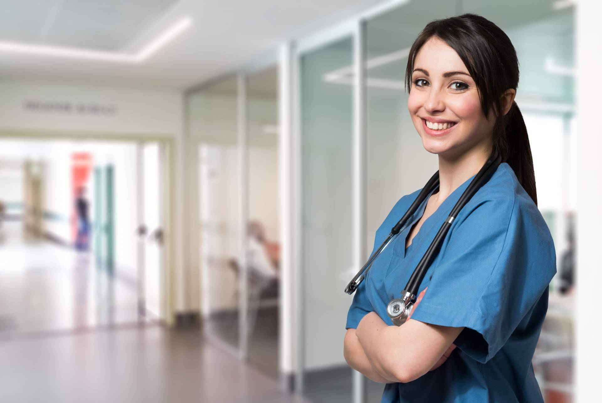 Formación y cursos certificados para auxiliar de enfermería de la mano de Asanpis