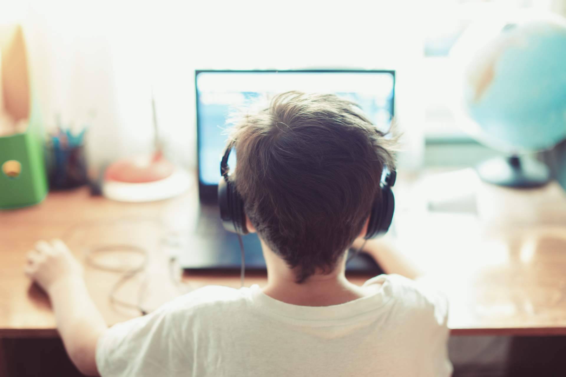 Empezar a programar con Phyton de la mano de Code2brain
