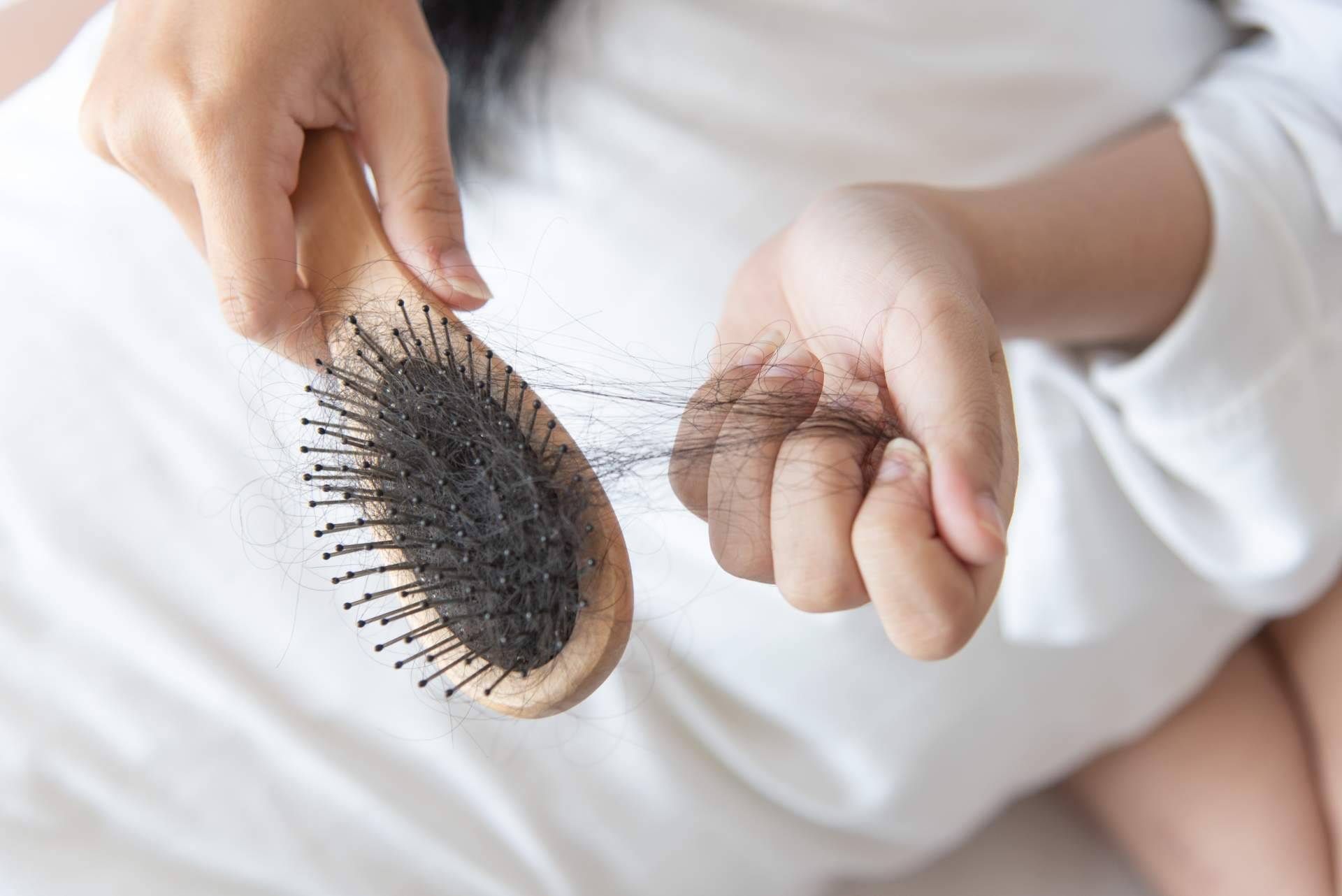 Los tratamientos para la caída capilar que brinda el salón de belleza CharoConector Healthy Style