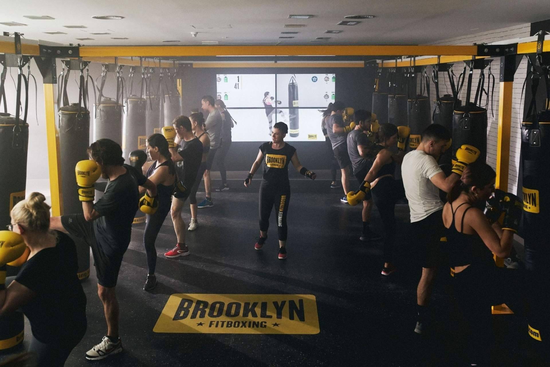 Cardio hiit en Málaga para mejorar la resistencia y quemar grasa en el gimnasio Brooklyn Fitboxing