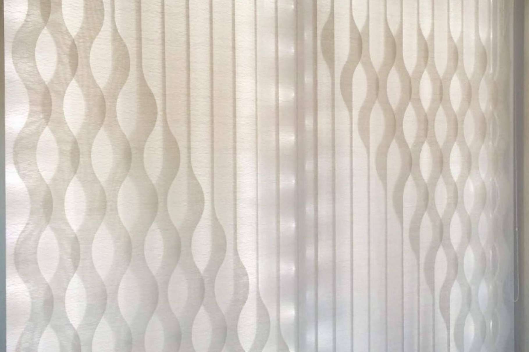 La versatilidad de las cortinas verticales de la mano de Gustavo Novo Disegno