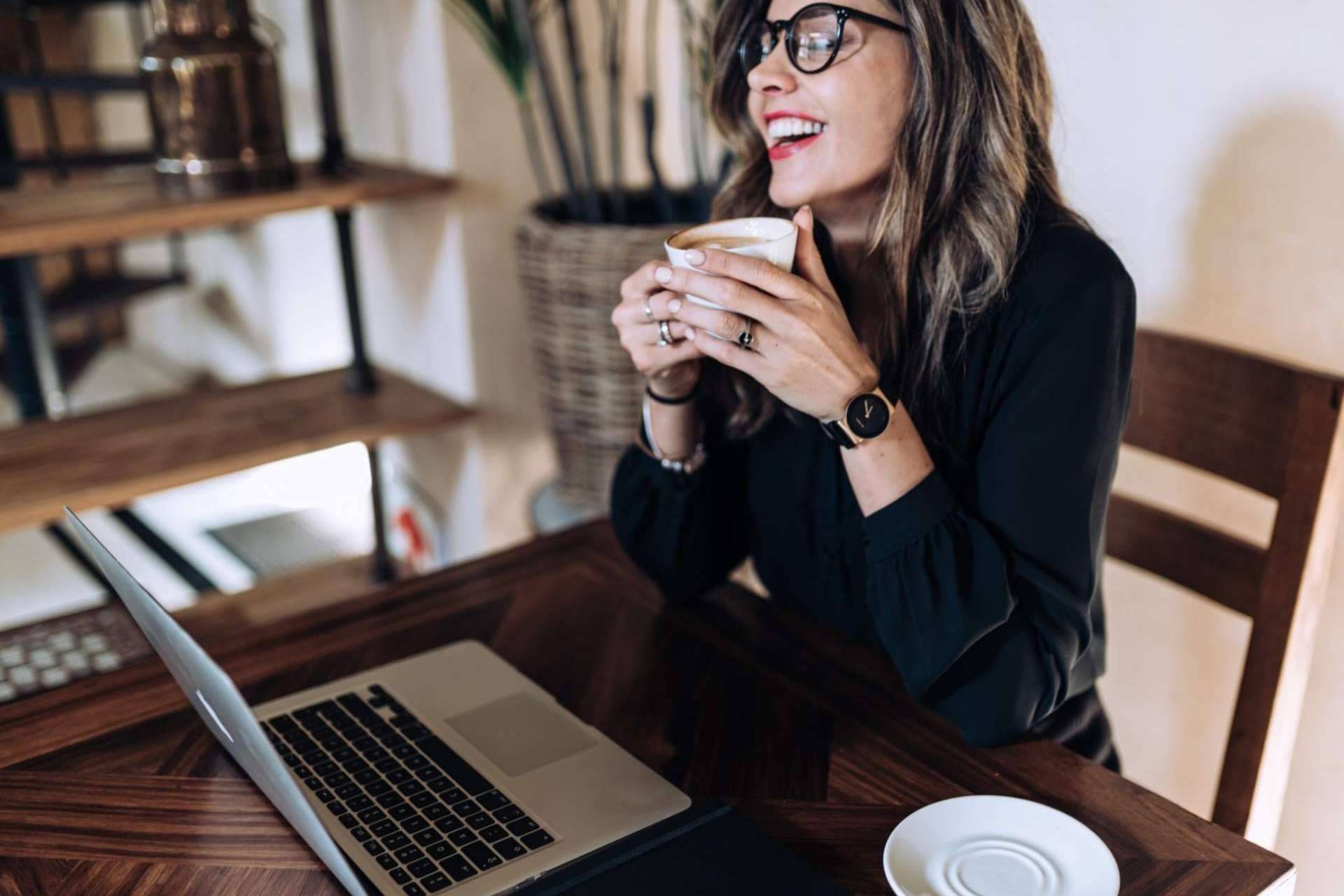 Syra Coffee habla sobre la diferencia entre el café de especialidad y el café comercial