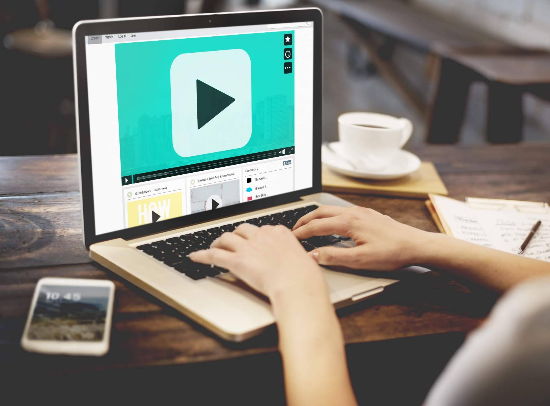 La agencia de marketing digital Sabadell MarketBoom cuenta con expertos en material audiovisual para una estrategia de marketing exitosa
