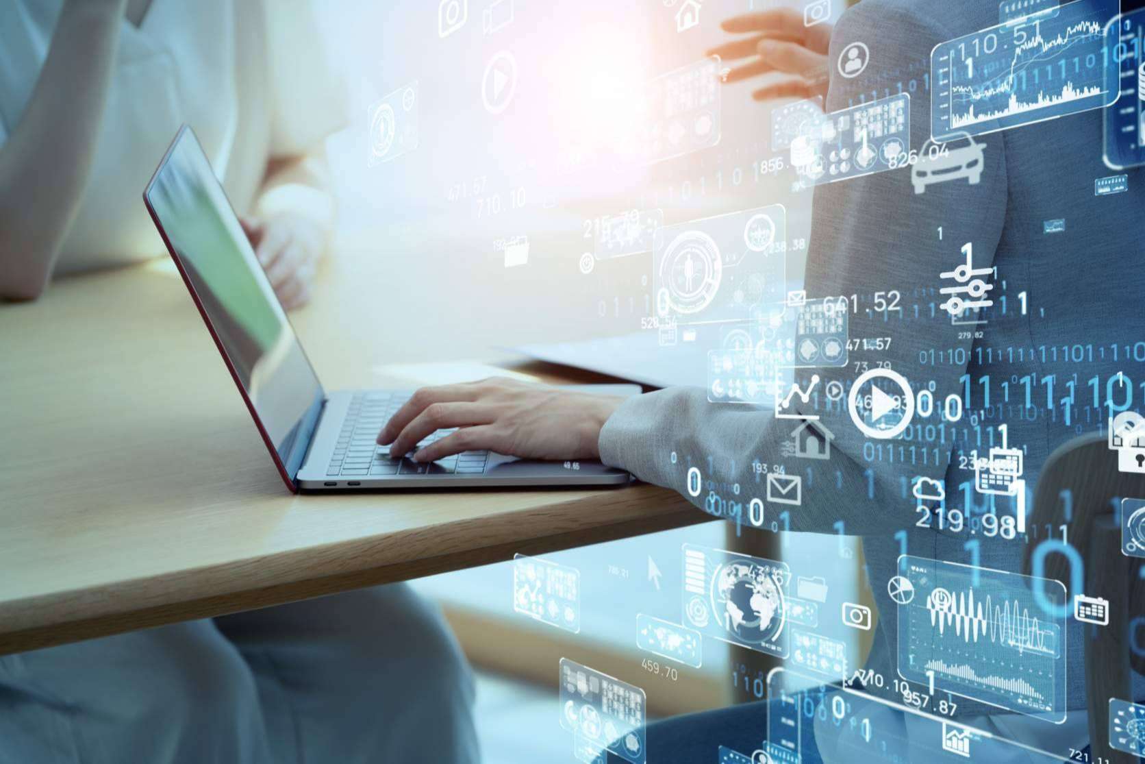 ¿Cuáles son las ventajas competitivas proporcionadas por un ERP en un entorno industrial?