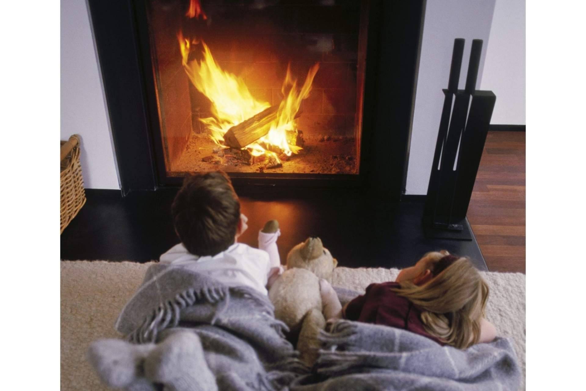 La chimenea, el método alternativo a la calefacción según Pellets y Leña