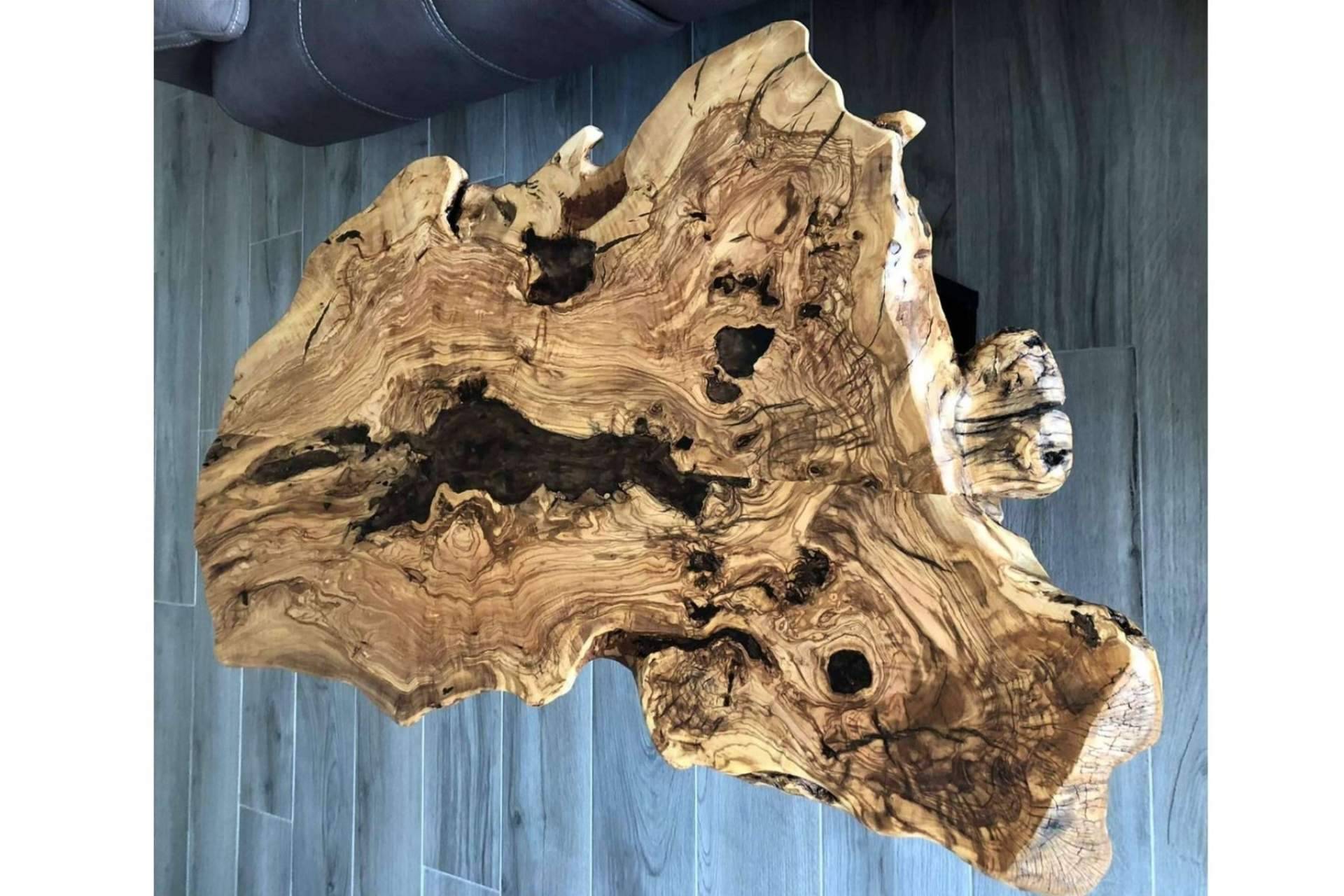 Las mesas de olivo de Encimeras de Olivo visten los espacios con belleza y elegancia