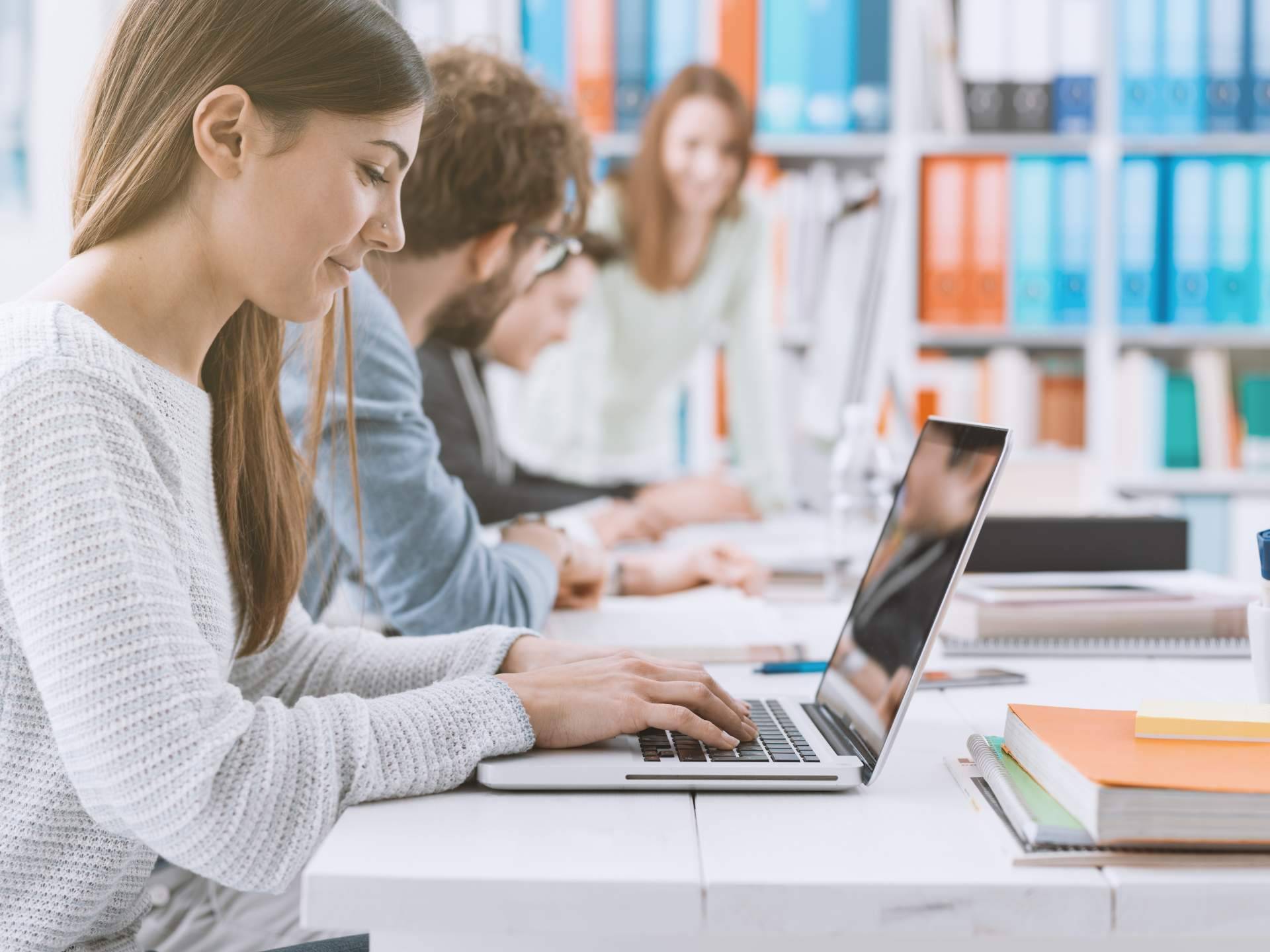 Las asesorías que ofrece Estudia Seguro para estudiantes extranjeros en España