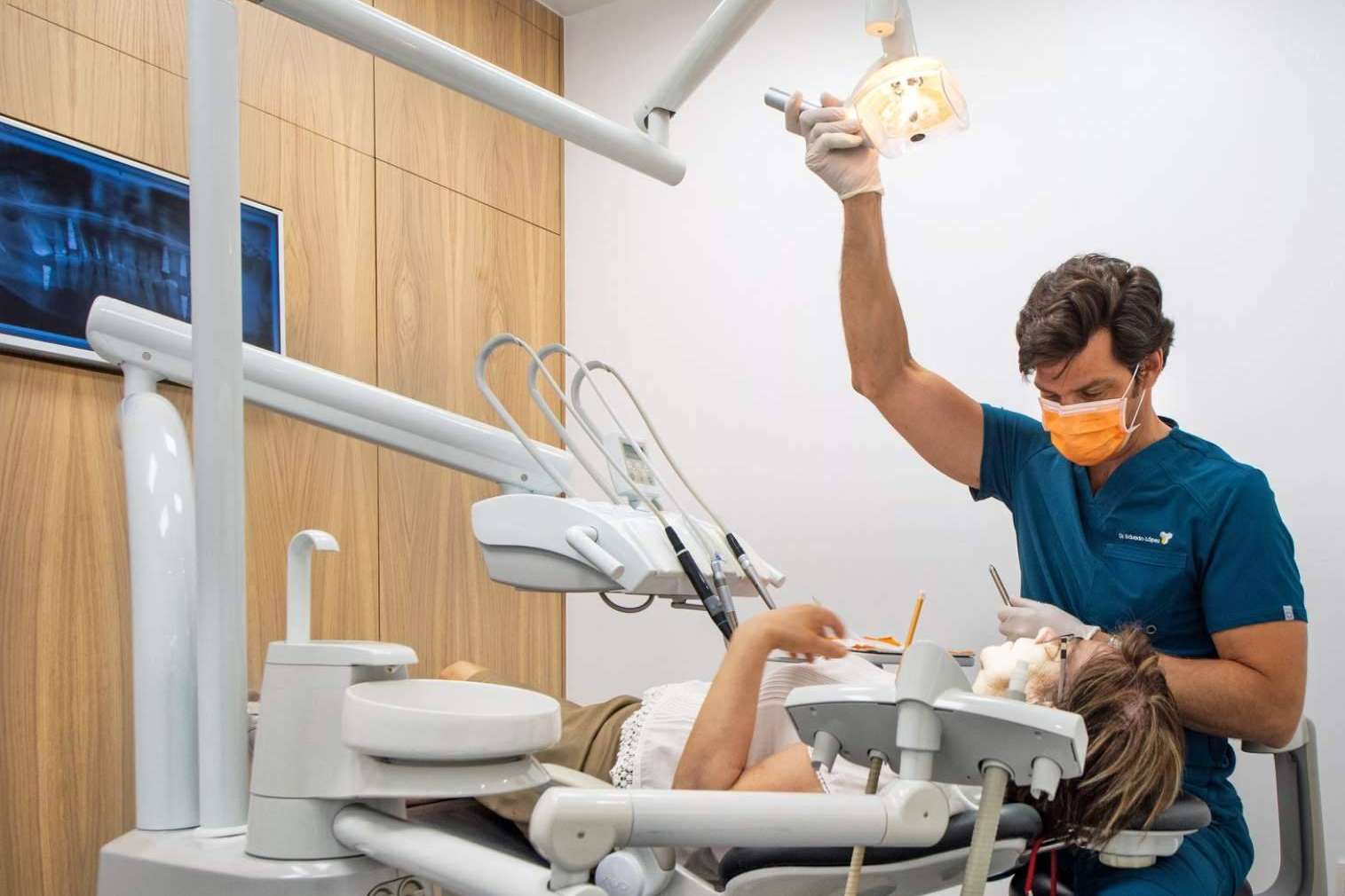 La importancia en los servicios de un implante dental de calidad