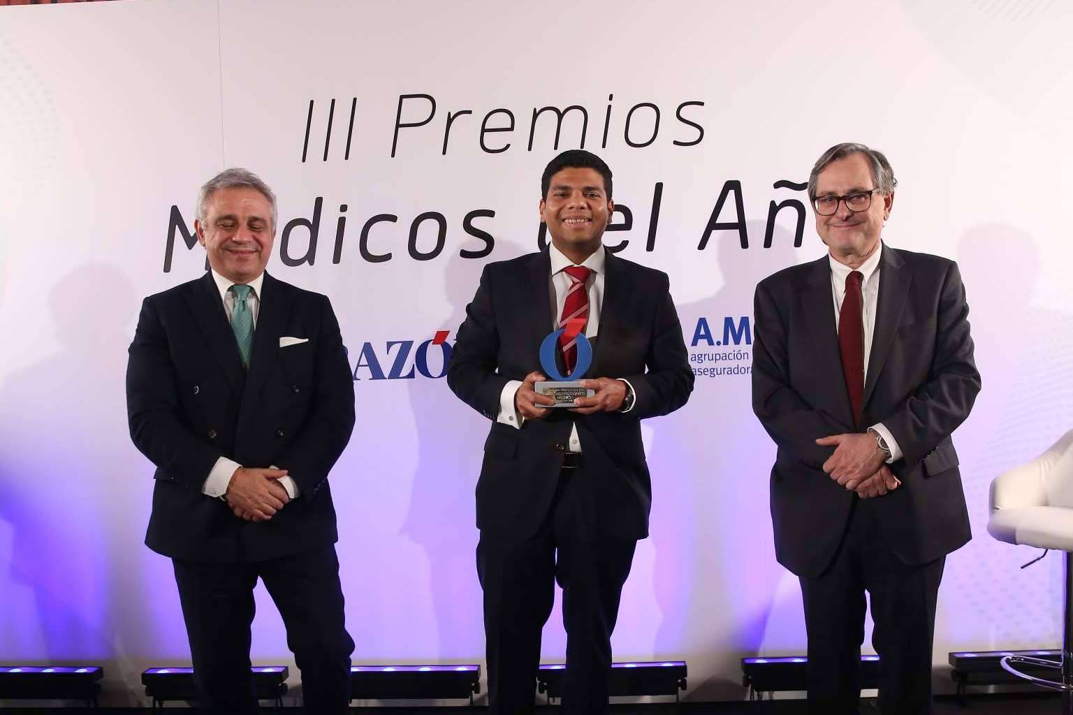 El Doctor Antonio Fernández Brito ha ganado el Premio Médico del Año 2021 en la categoría de cirugía capilar