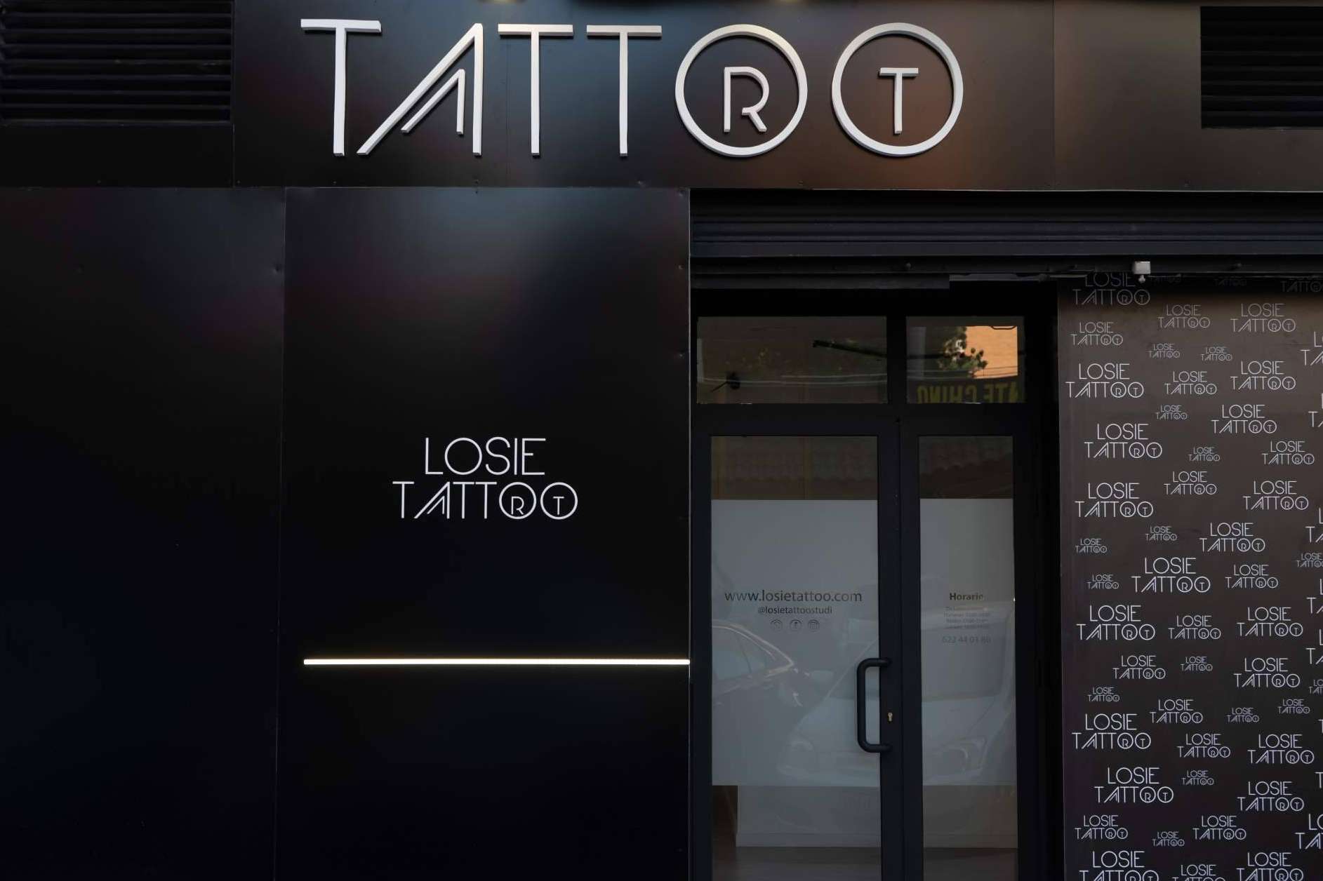 Losie Tatto Art, en Murcia, es un estudio de tatuajes especializado en realismo, microrrealismo y trazo fino