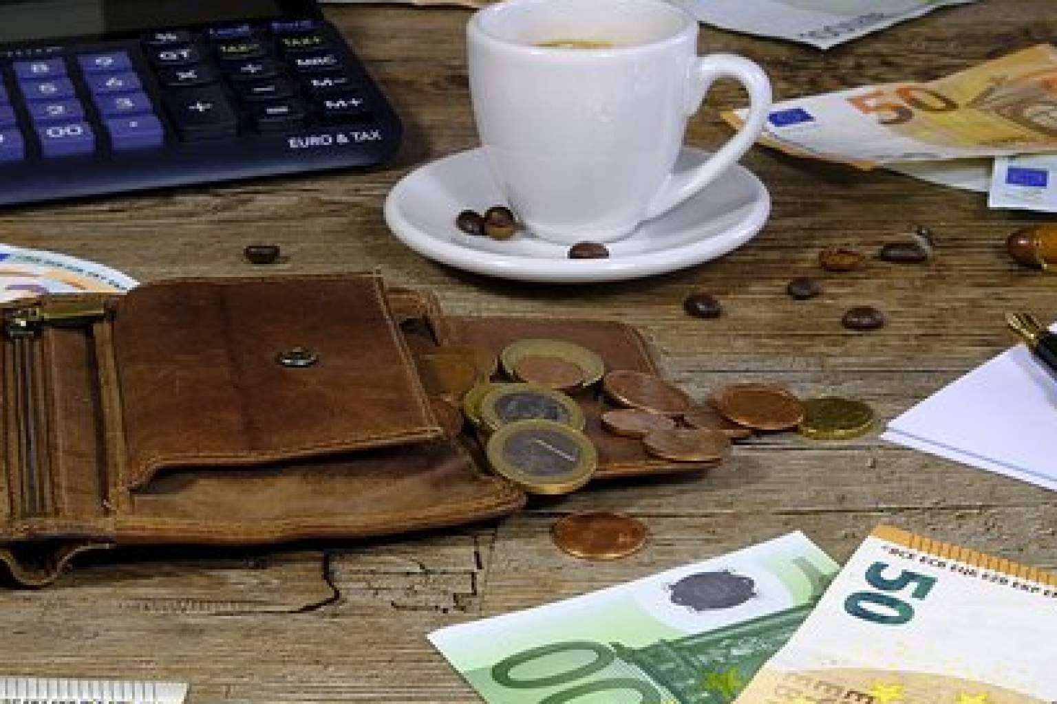Ayudar a las empresas a mejorar sus resultados mediante un servicio de gestoría, con Antica & Urbano