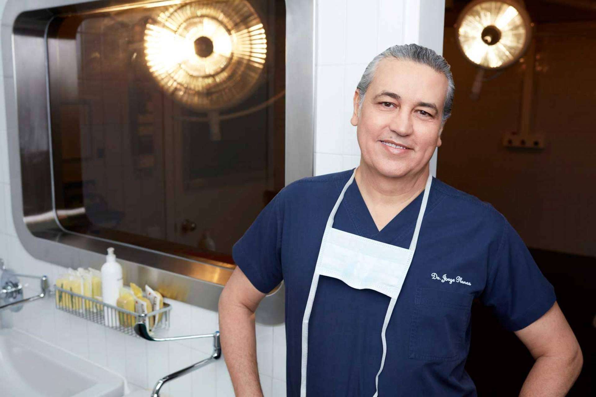 ¿Qué es la abdominoplastia?, por el Dr. Jorge Planas
