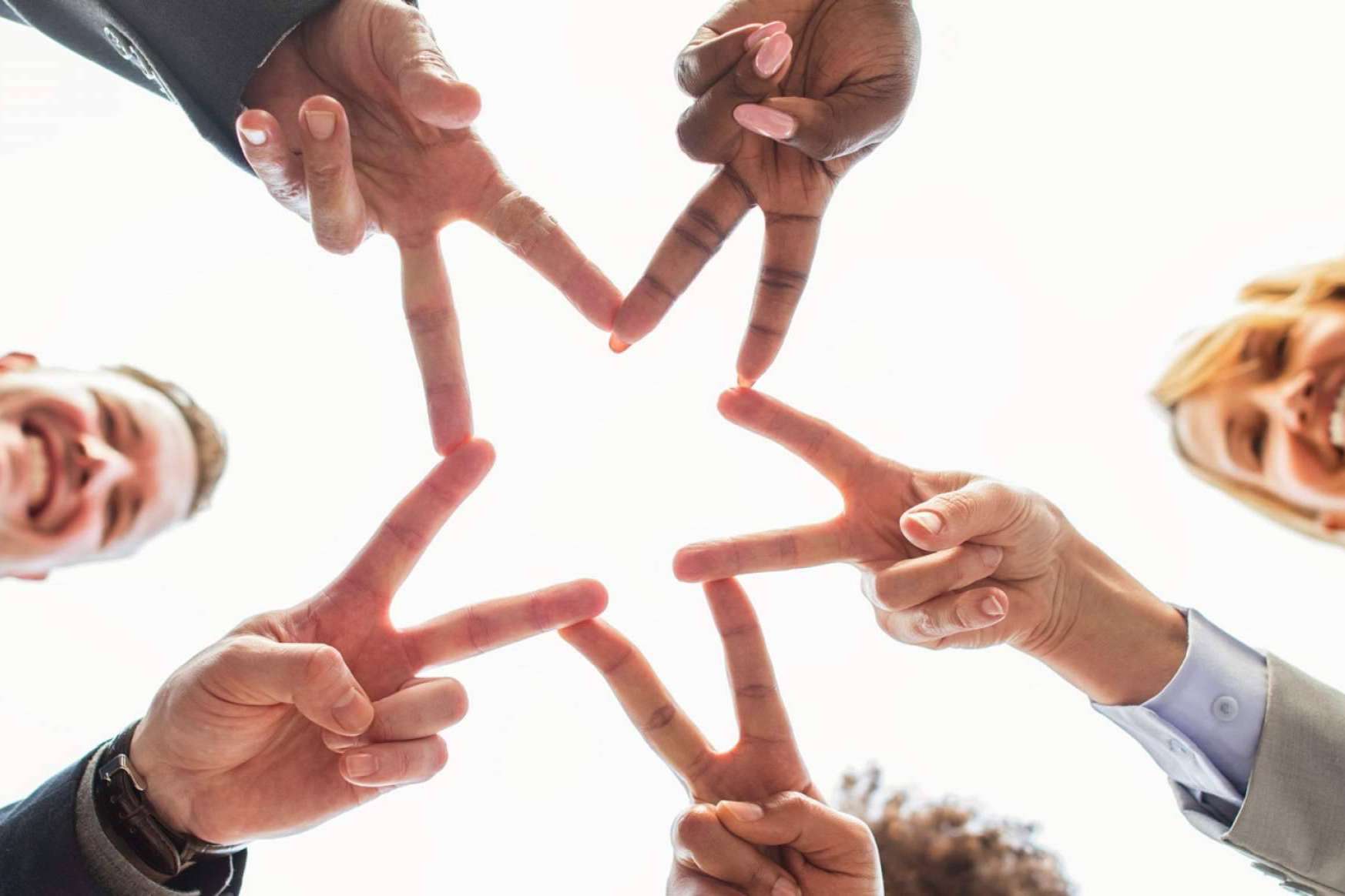 ¿Oficina o montaña? Los 5 beneficios de trabajar en equipo