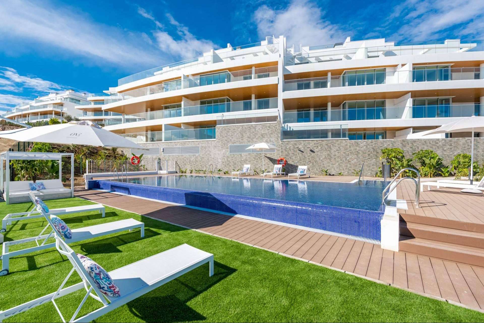 Adquirir inmuebles en la Costa del Sol con el asesoramiento del departamento de promoción y obra nueva de LV Real Estate & Architecture