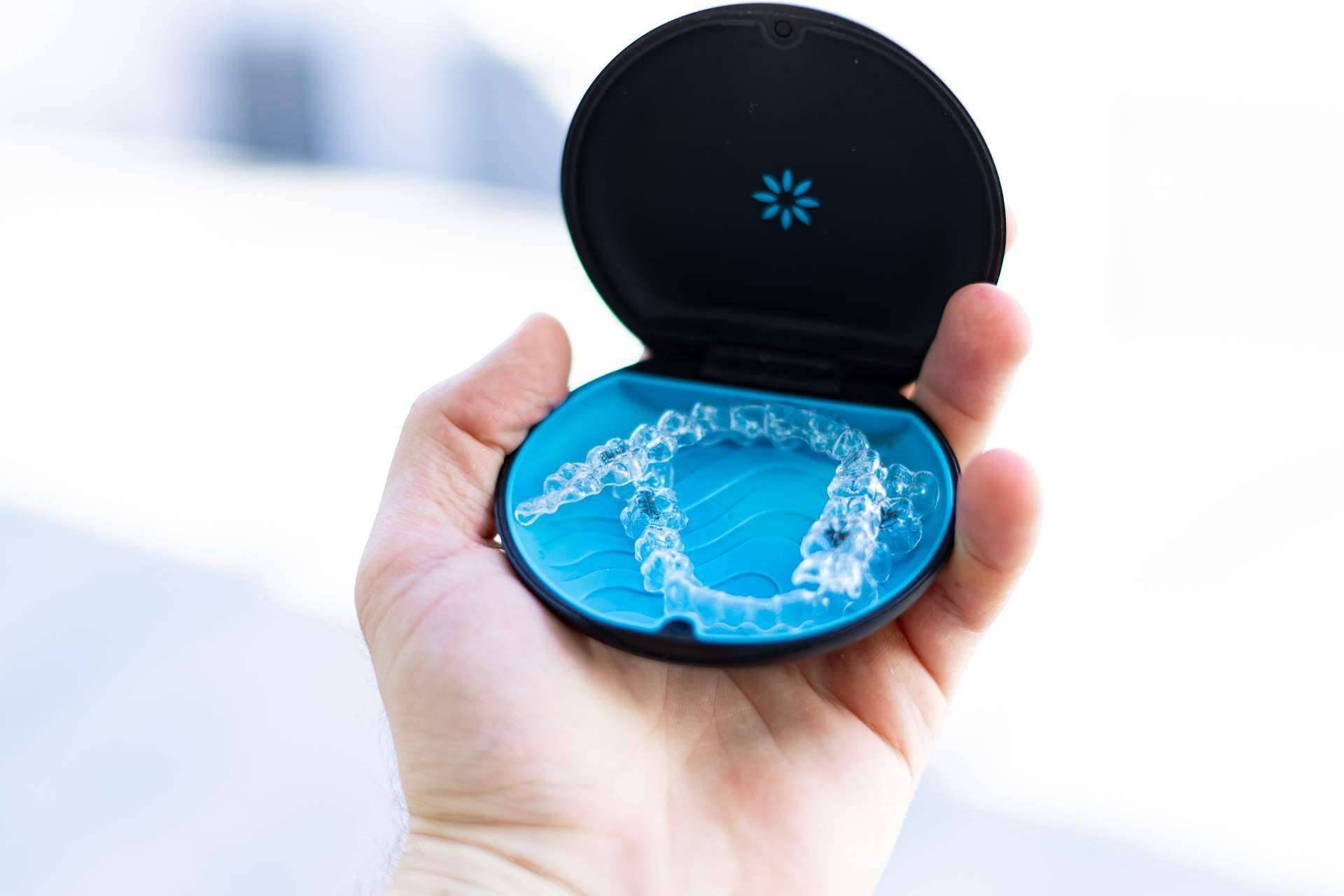 Ortodoncia Invisalign para adultos y sus ventajas, de la mano de Clínicas Dental Bell