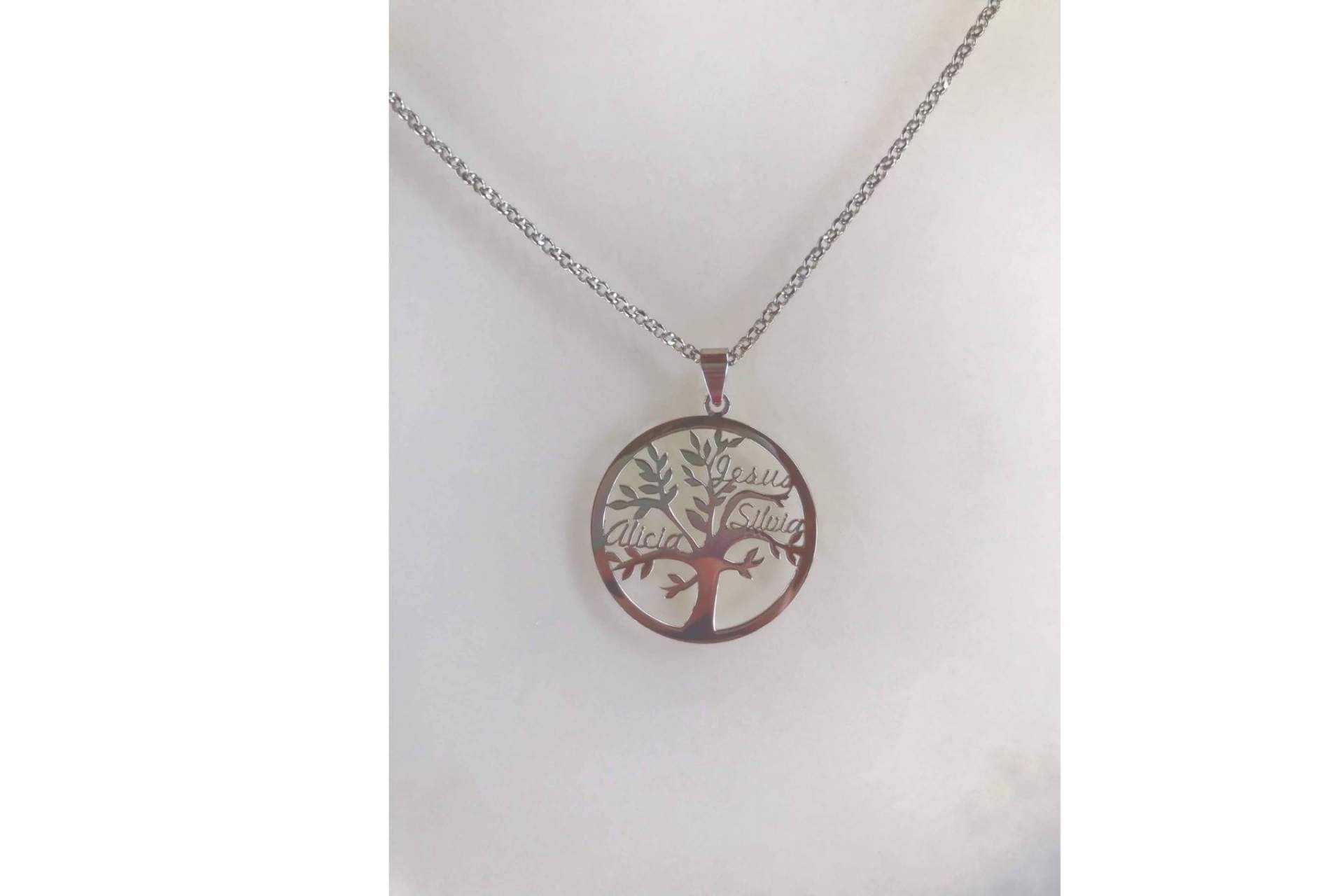 Personalización de joyas de plata fabricadas a mano por profesionales con más de 30 años de experiencia