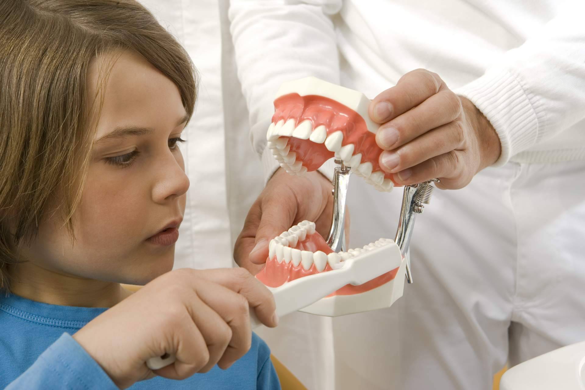 ¿Cuándo es recomendable visitar al dentista?, odontopediatría de la mano de Implant Clinics