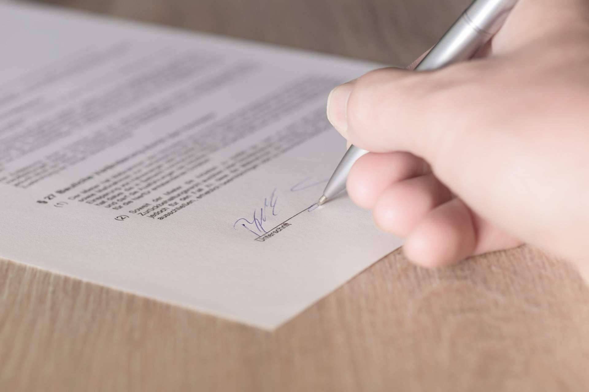 El contrato de arras en la compraventa de oficinas de farmacia, por Urbagesa Farmacias