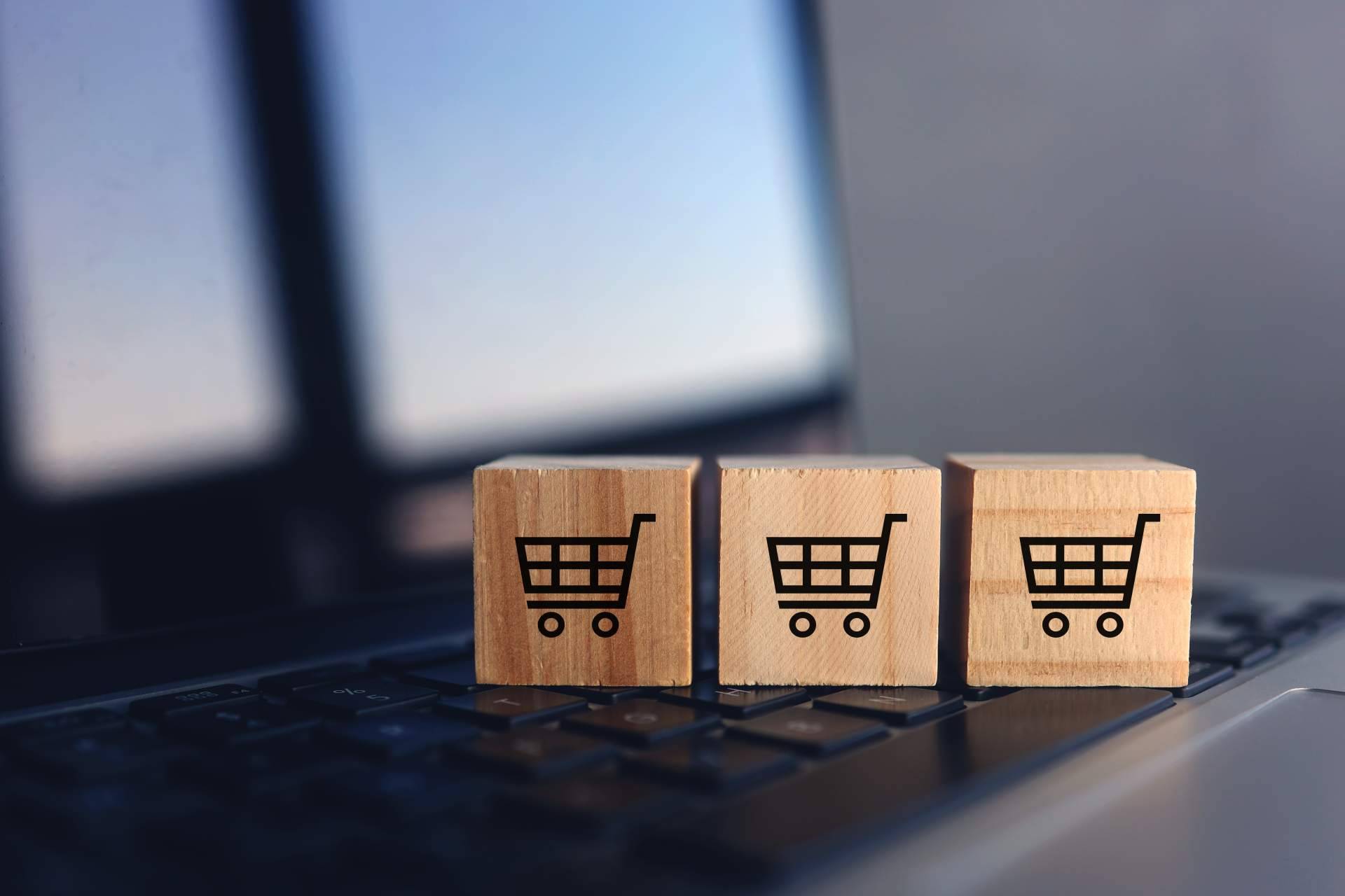Los costes de montar una tienda online, por comercioplus.com